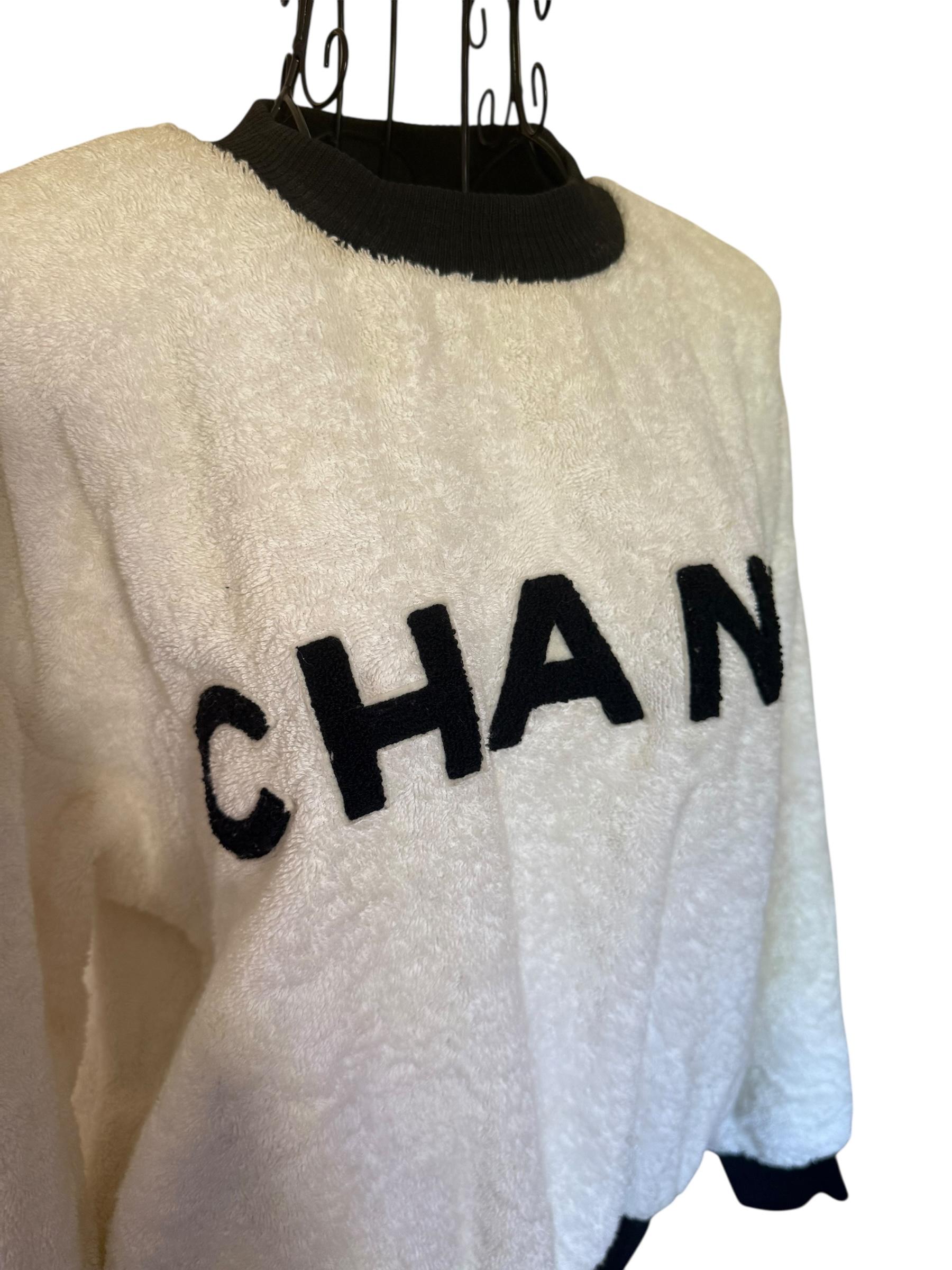 Seltene 1992 Chanel Start-und Landebahn Frottee Brief Logo Ecru Elfenbein Pullover Sweatshirt Damen im Angebot