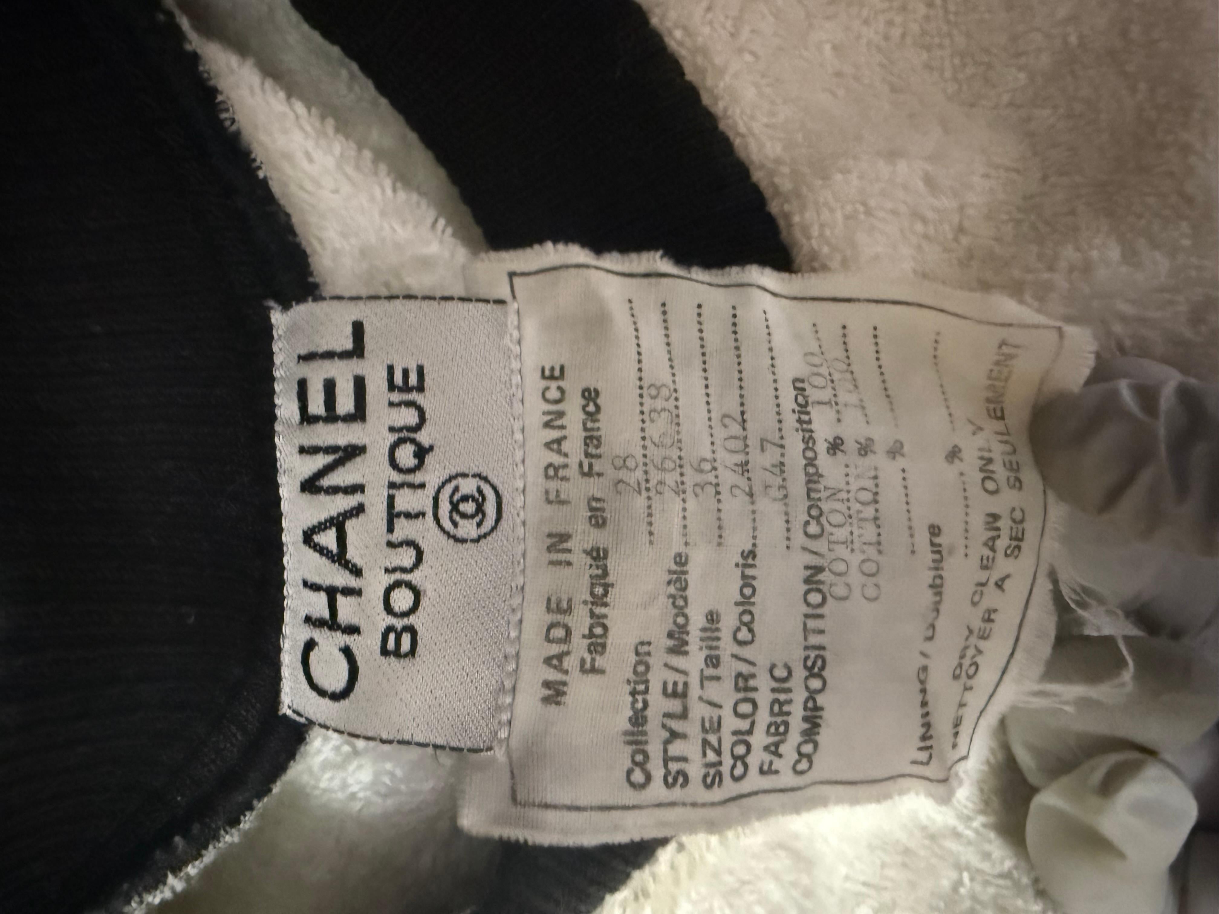Seltene 1992 Chanel Start-und Landebahn Frottee Brief Logo Ecru Elfenbein Pullover Sweatshirt im Angebot 2