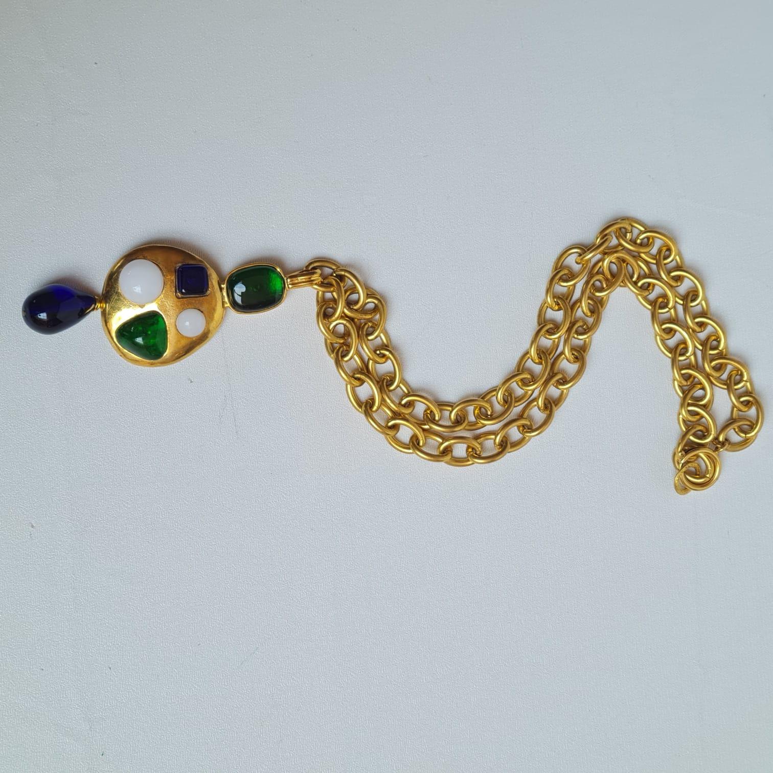Rare 1993 Chanel Vintage Gold Gripoix Byzantine Drop Pearl Necklace For Sale 1
