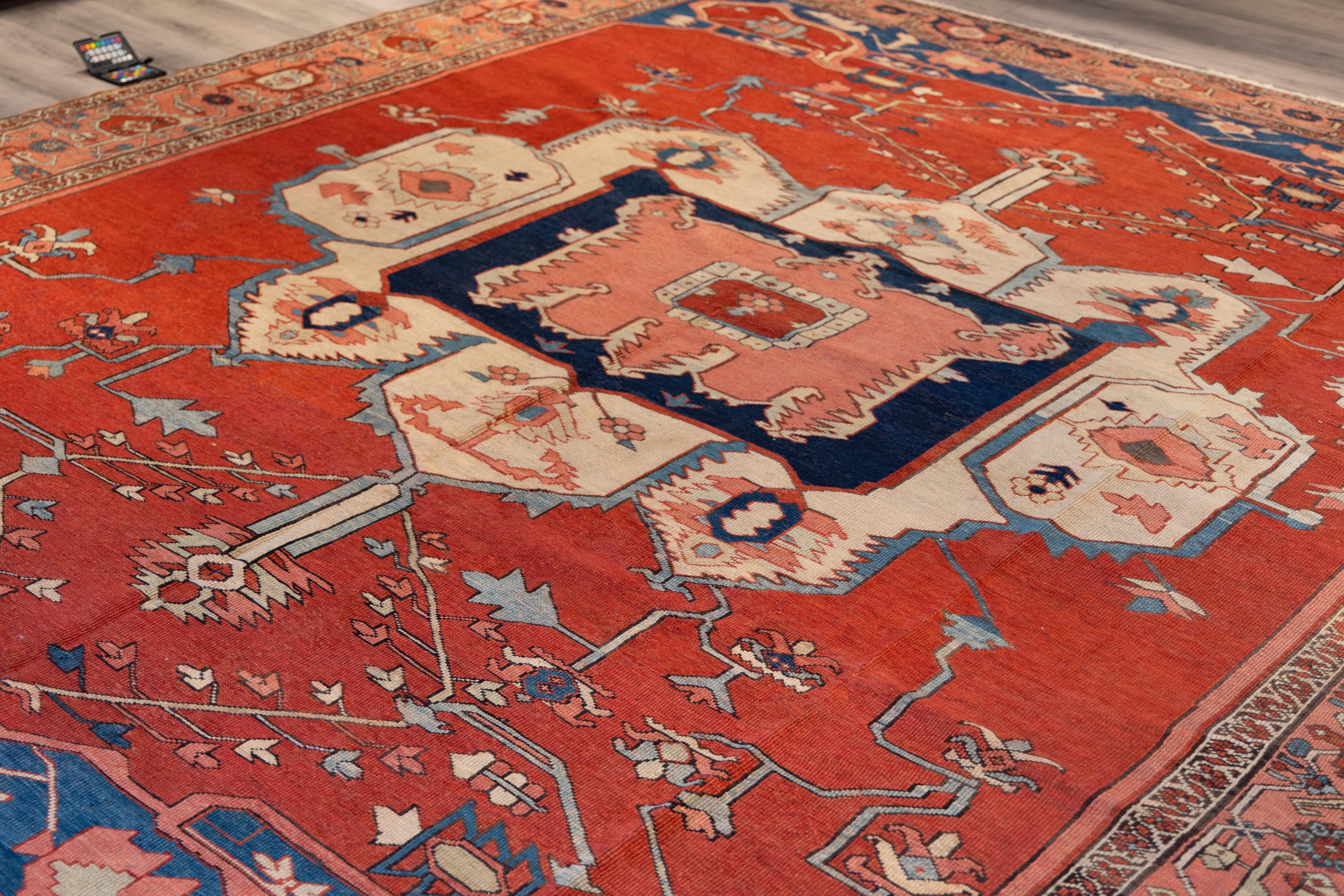 Rare 19th cent. Serapi tribal rug en Excelente estado para la venta en Harrington Park, NJ