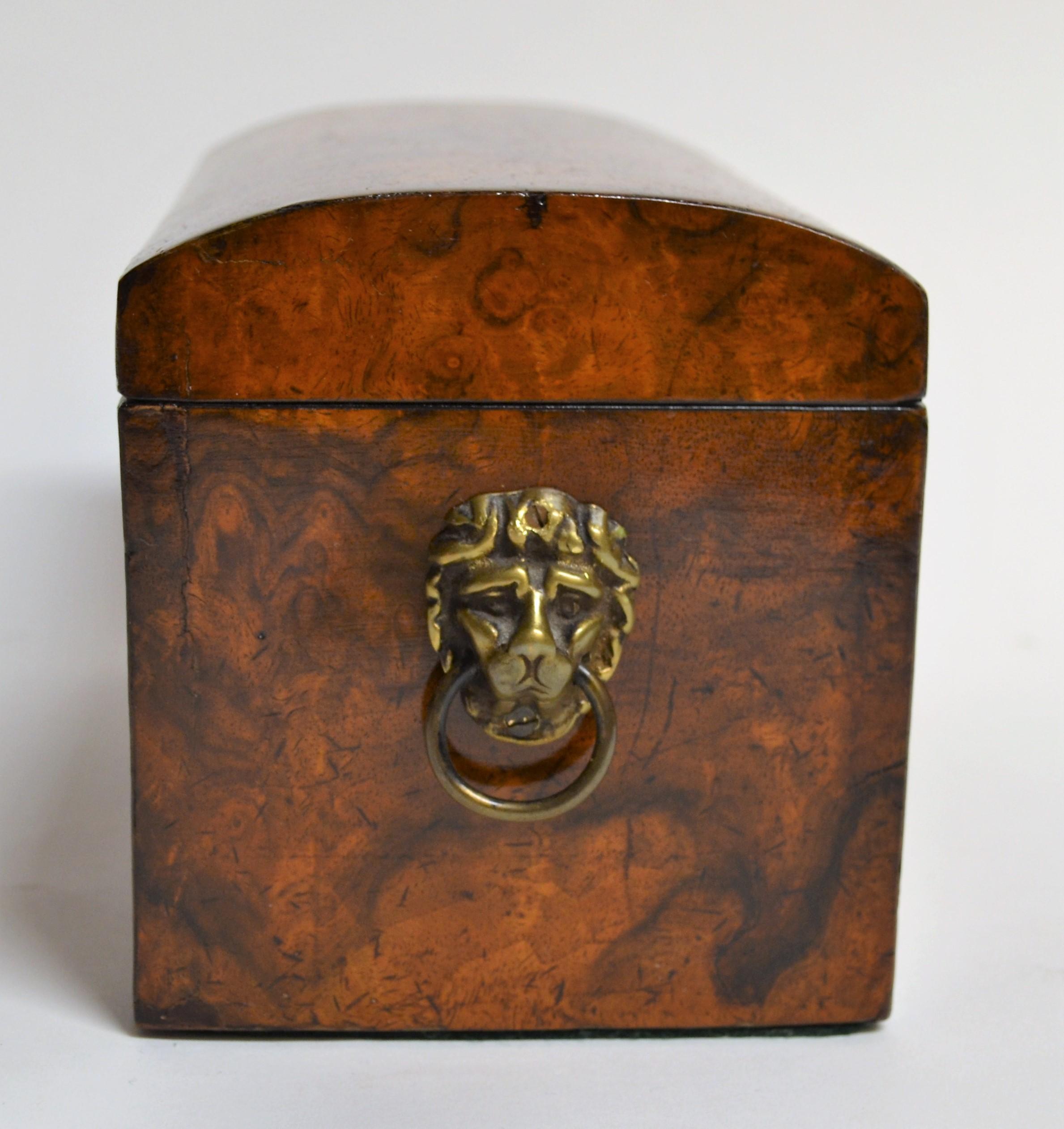 Rare boîte à thé antique du 19ème siècle en noyer noir Bon état - En vente à New Orleans, LA