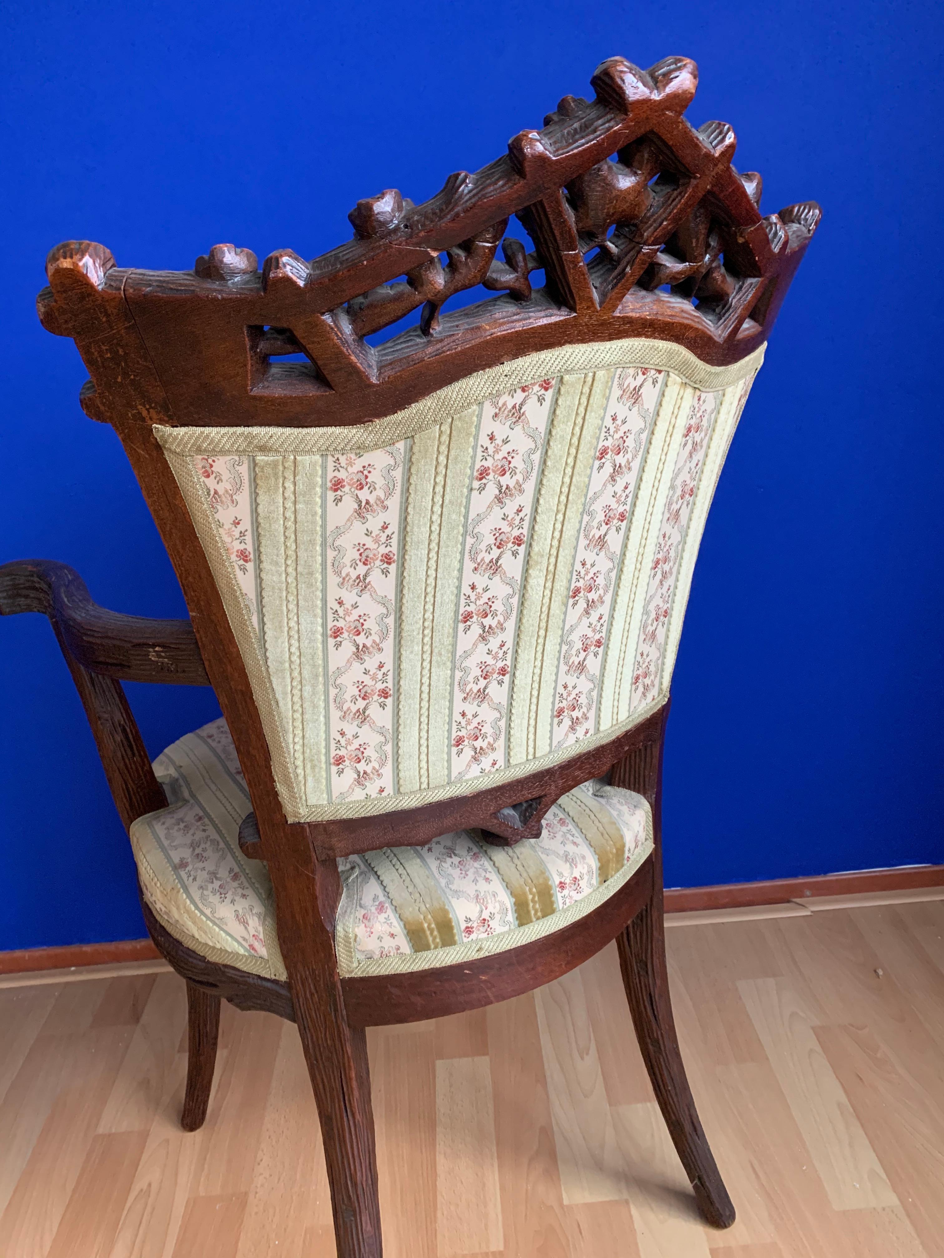 XIXe siècle Rare fauteuil du 19ème siècle en noyer de Black Forest par Horrix avec tapisserie de classe en vente