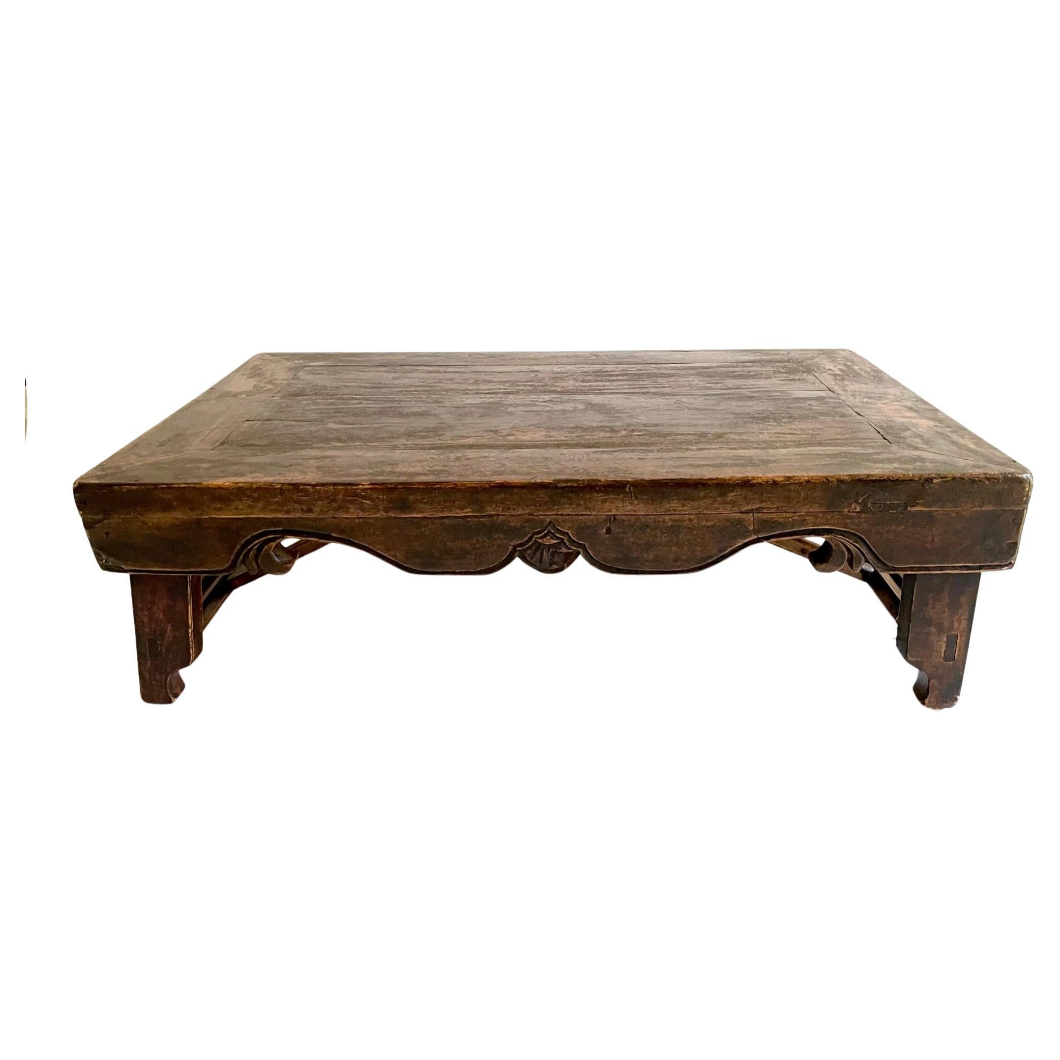 Seltener chinesischer klappbarer niedriger Kang-Tisch aus dem 19. Jahrhundert