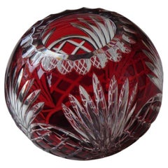Raro vaso rotondo in cristallo di mirtillo rosso di Boemia del 19° secolo, tagliato a mano!