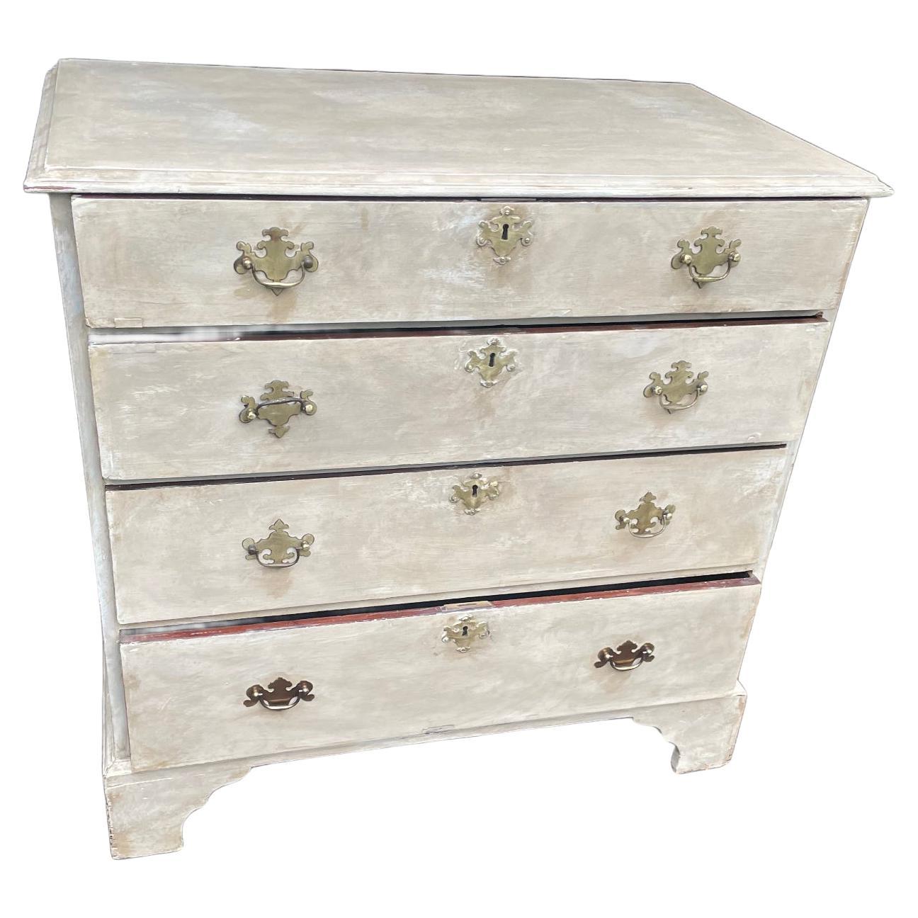 Rare 19th century Edwards and Roberts painted chest of drawers in vendita