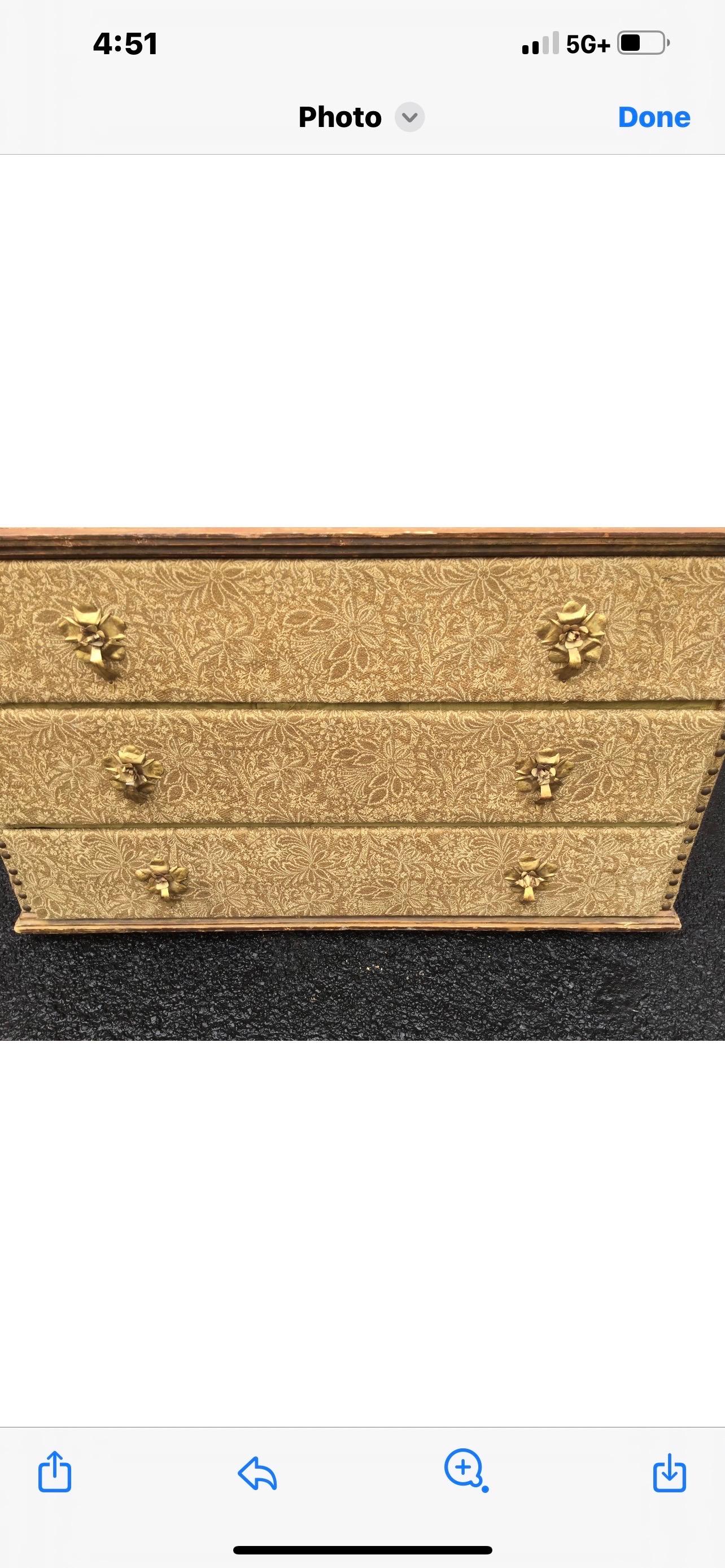 Rara commode francese del XIX secolo con rivestimento in tessuto in vendita 5