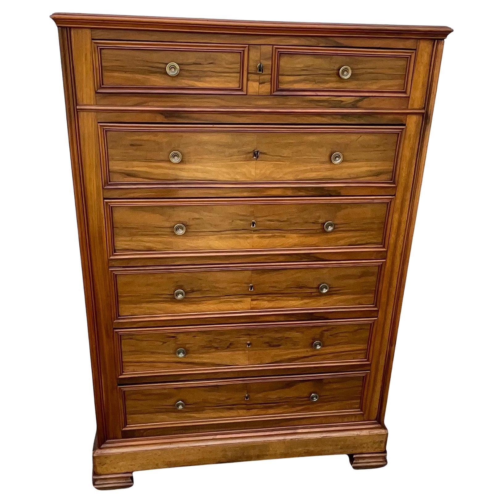 Rare 19th Century French Louis-Philippe Tall Chest in Hand-Selected Walnut in vendita