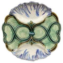 Rare assiette à asperges en majolique française du XIXe siècle