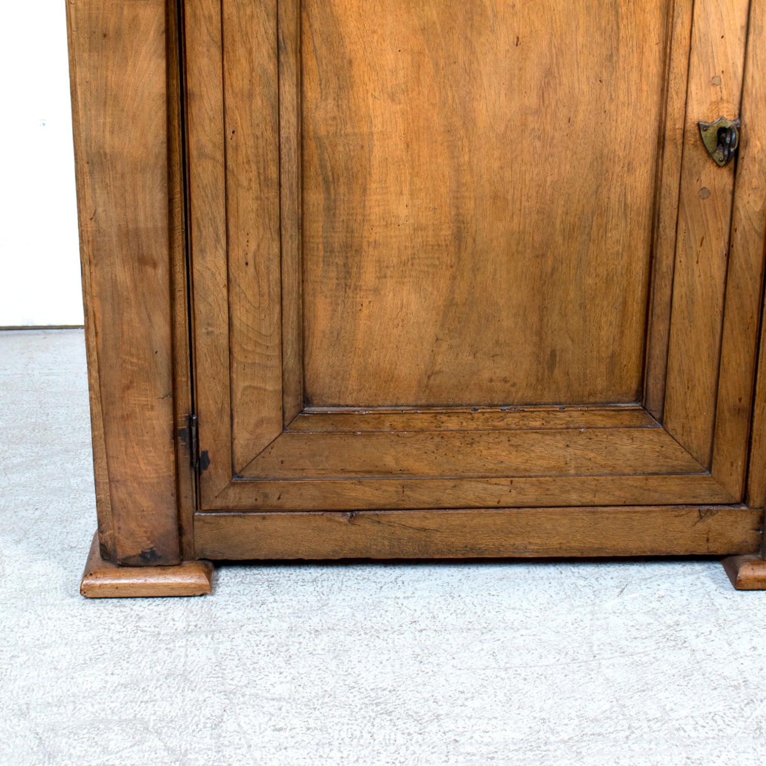 Rare 19th Century French Restauration Period Walnut Kitchen Island or Buffet 11