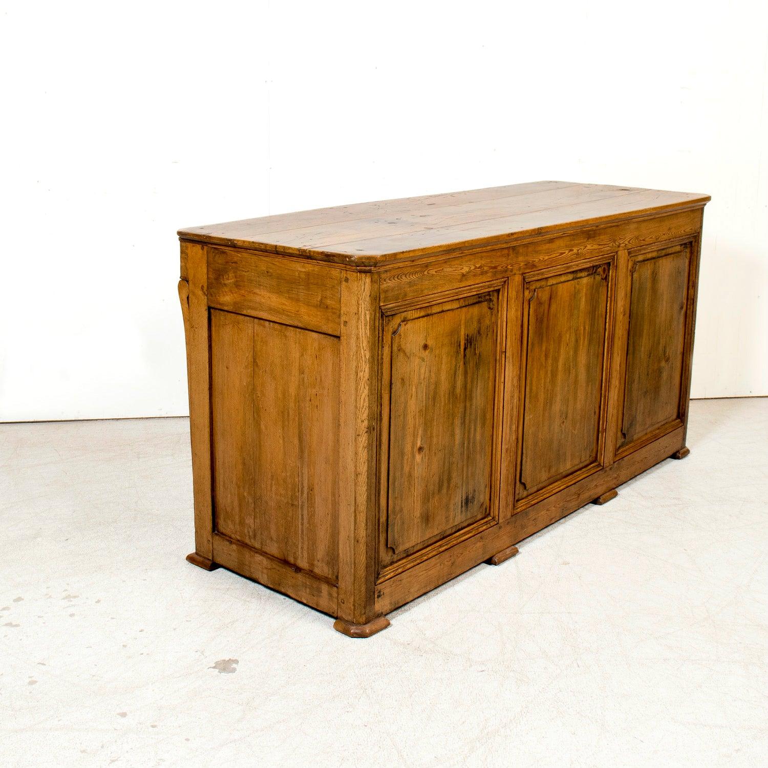 Rare 19th Century French Restauration Period Walnut Kitchen Island or Buffet 17