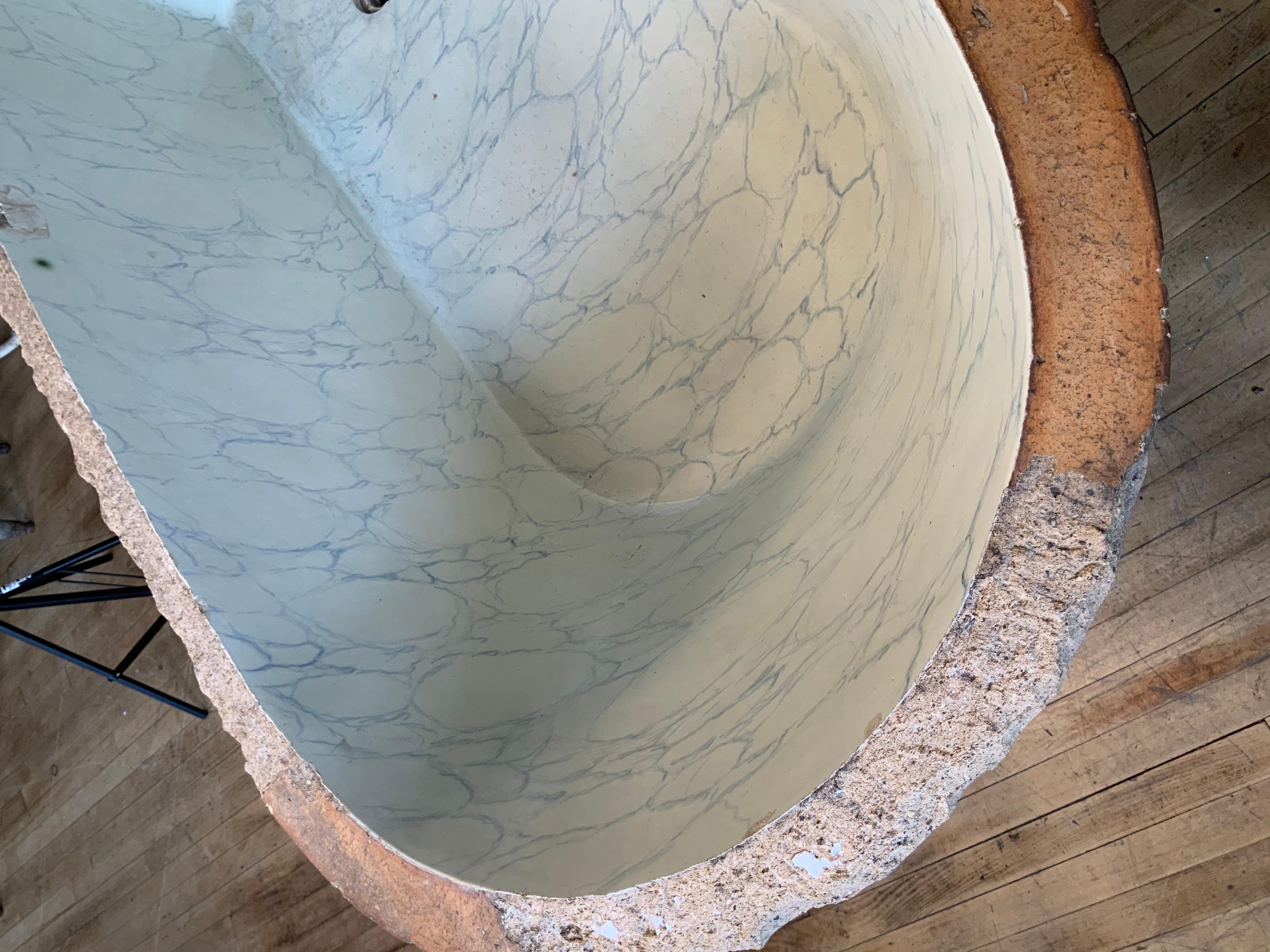 ceramic bath tub