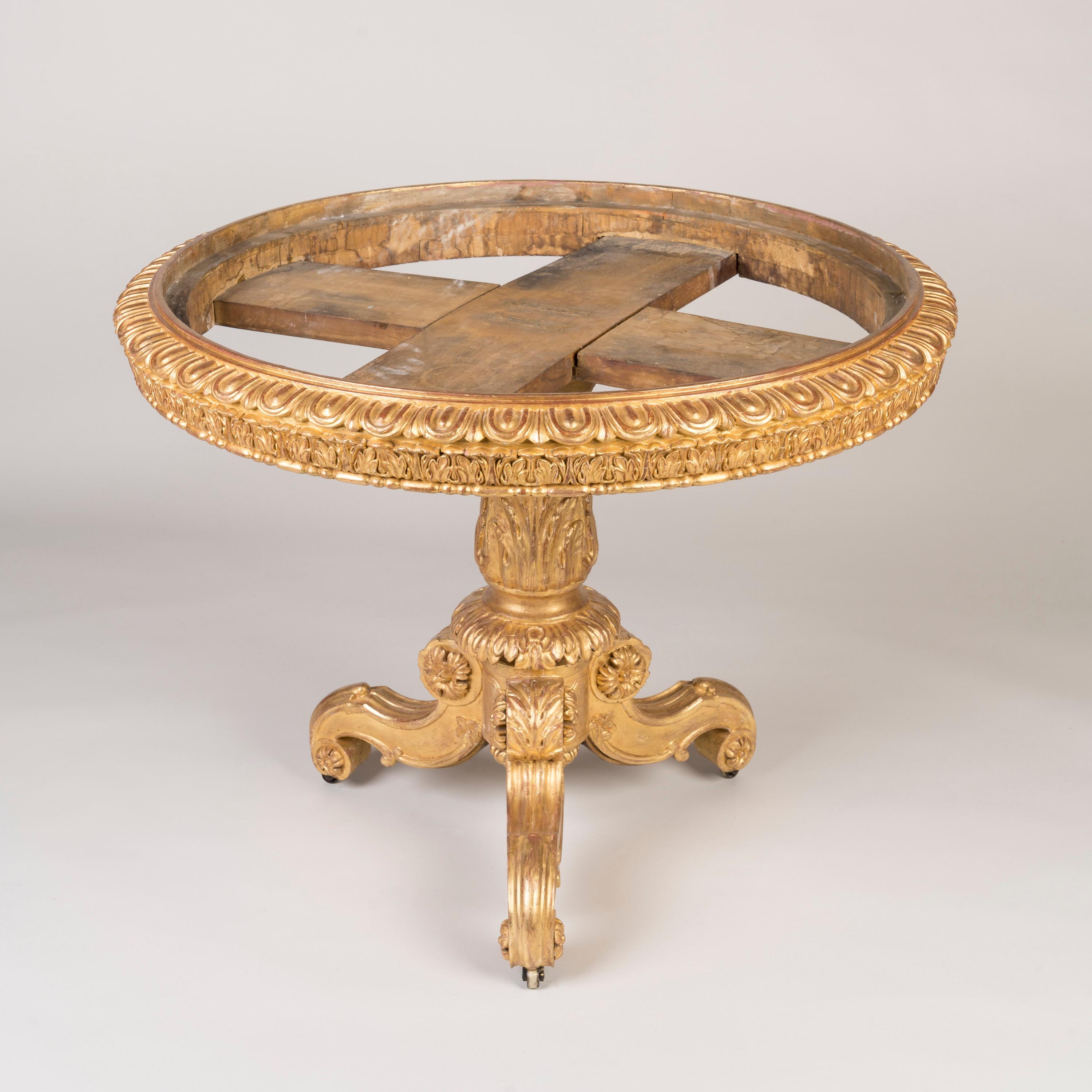 Seltener Grand Tour-Tisch mit Marmorplatte aus dem 19. Jahrhundert auf vergoldetem Holzsockel im Angebot 3