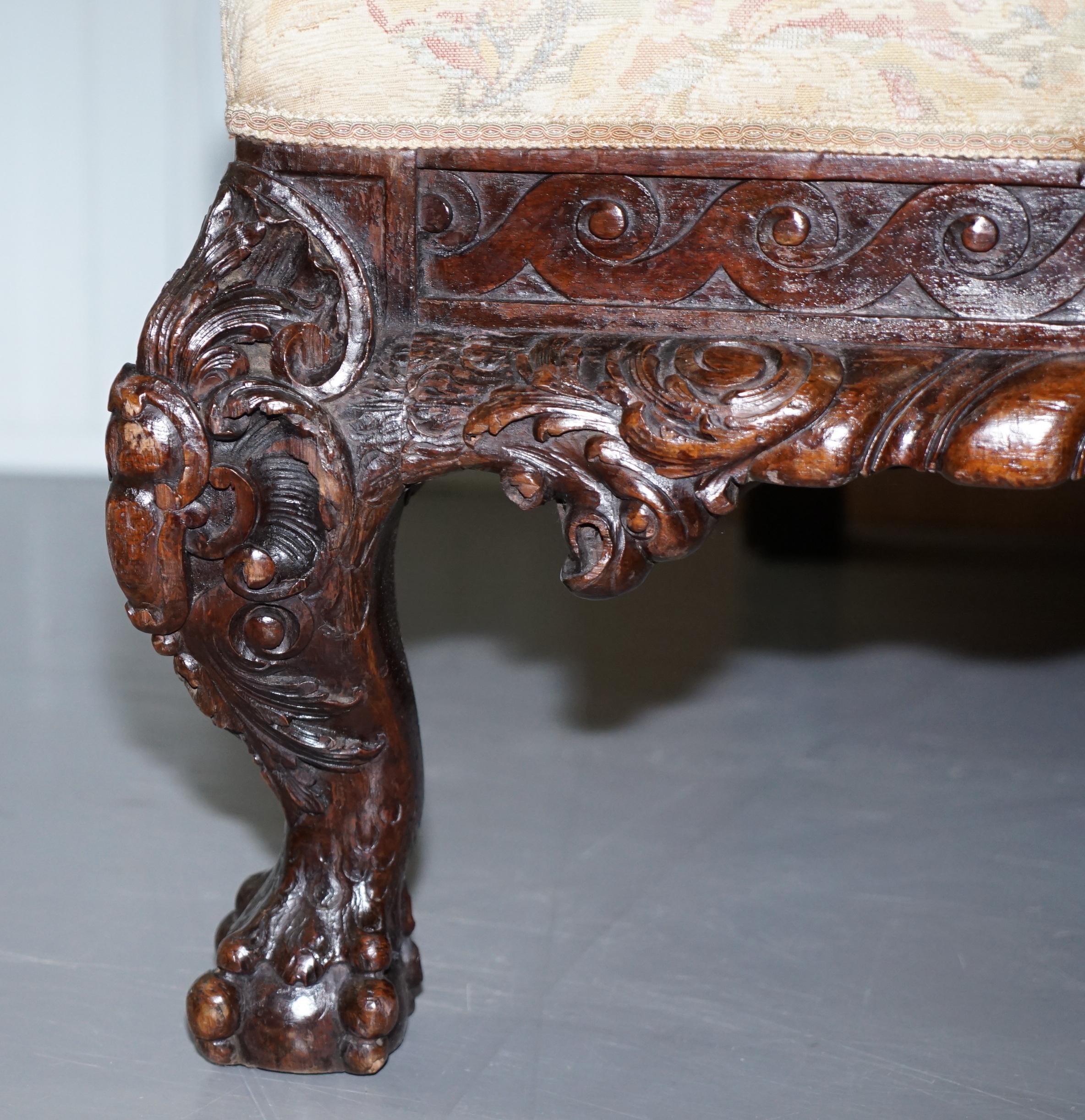 Rare canapé d'étude en bois dur du 19ème siècle sculpté à la main, à pieds en forme de griffes et de boules en vente 3