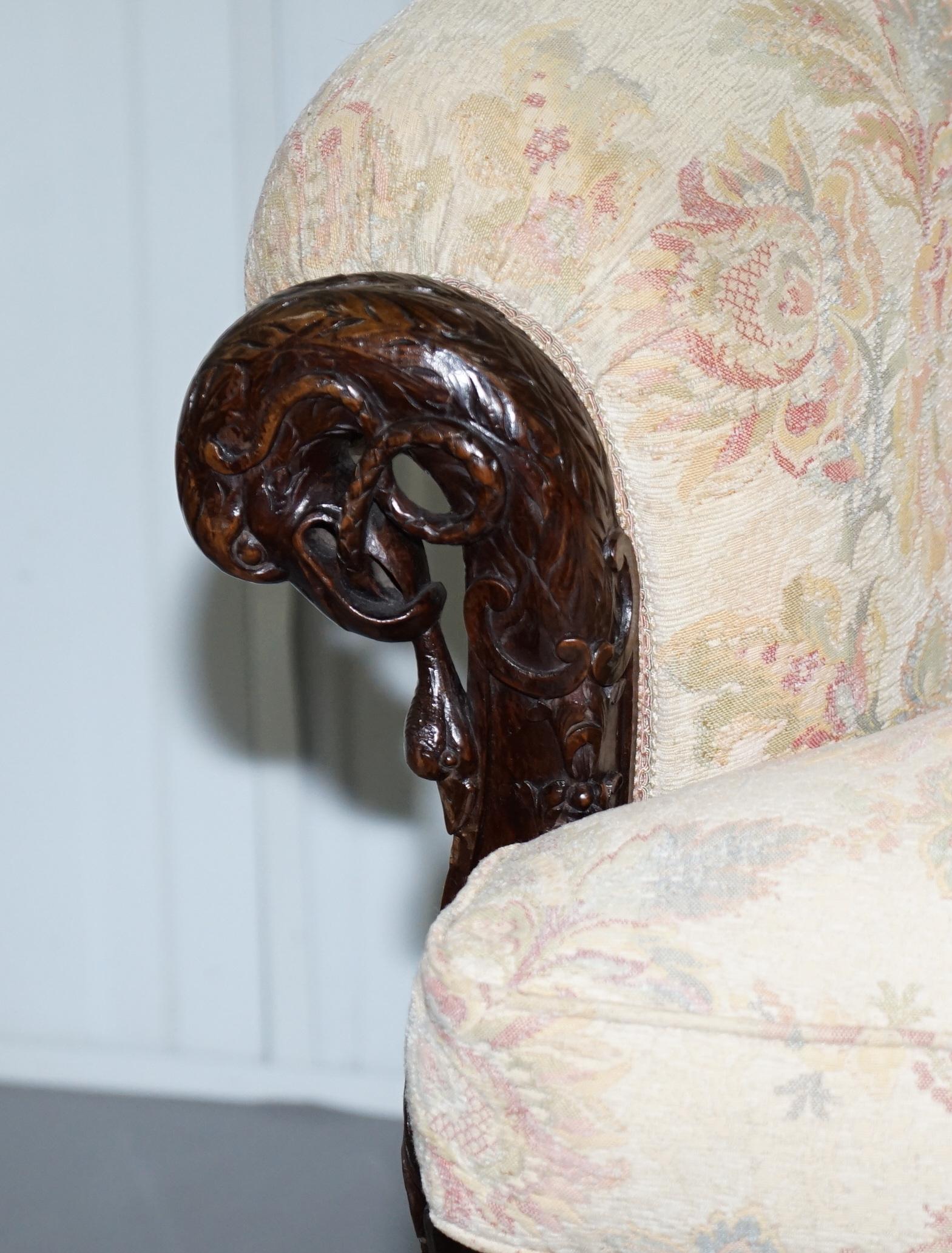 Anglais Rare canapé d'étude en bois dur du 19ème siècle sculpté à la main, à pieds en forme de griffes et de boules en vente