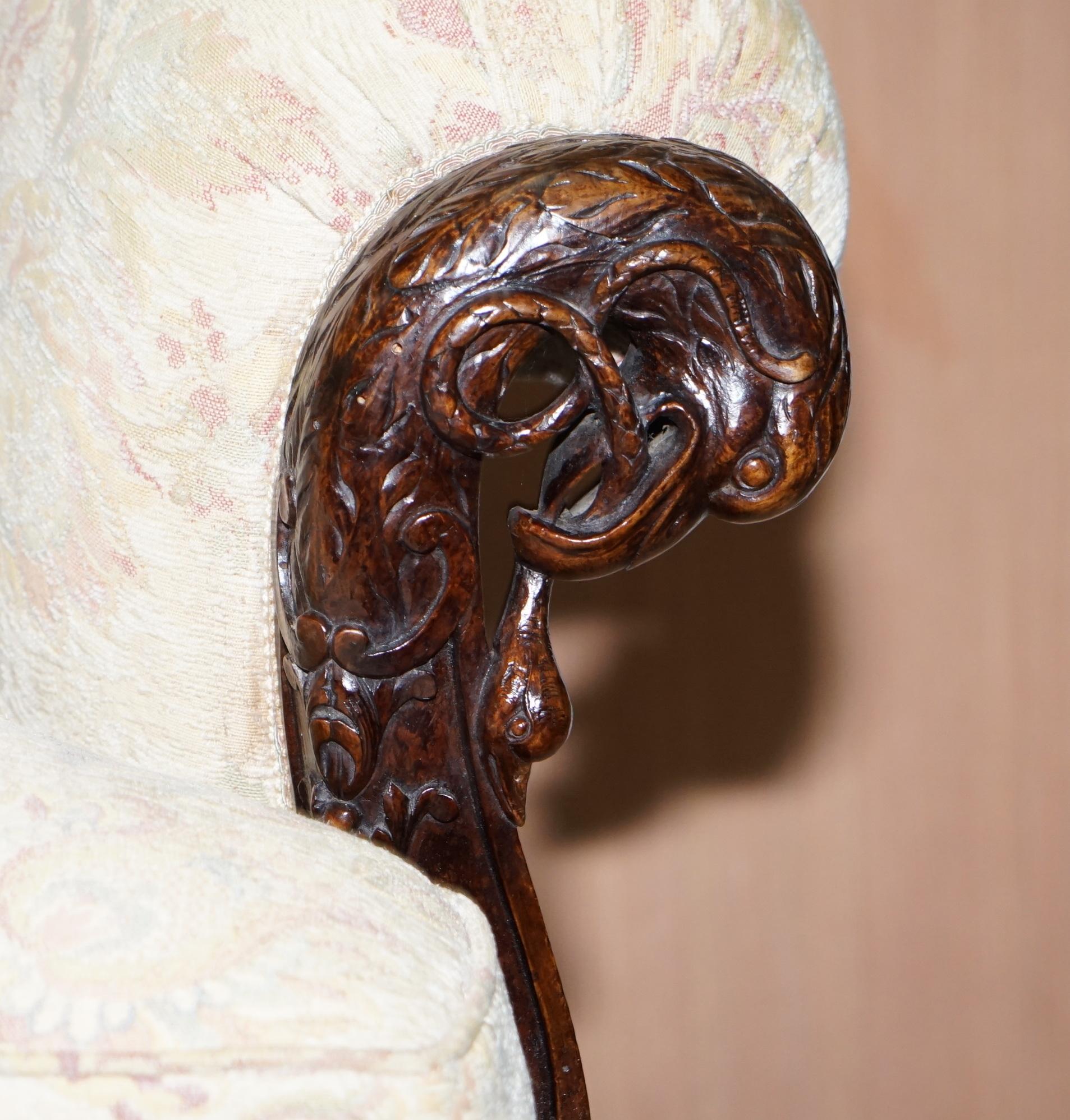 Fait main Rare canapé d'étude en bois dur du 19ème siècle sculpté à la main, à pieds en forme de griffes et de boules en vente