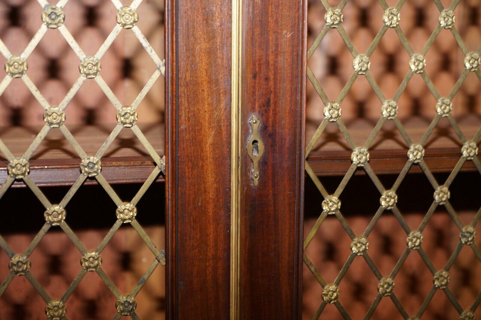 SELTENE HARDWOOD PIERCED BRONZED DOOR BOOKCASE WiTH CHEST OF DRAWERS aus dem 19. Jahrhundert im Angebot 2
