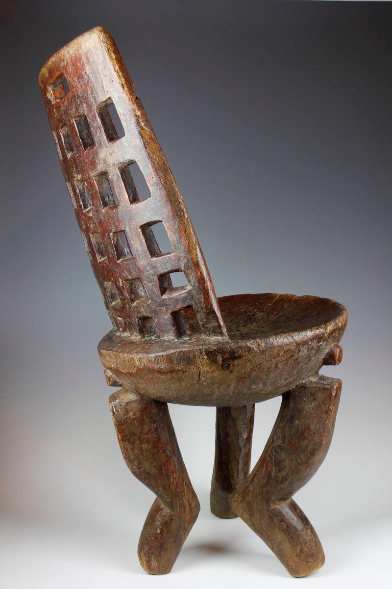 Rare 19th Century High-Backed Ethiopian Chair With Wonderful 'Dancing' Form In Good Condition For Sale In London, GB