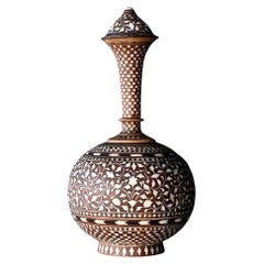 Rare récipient Hoshiarpur du 19ème siècle fabriqué à la main