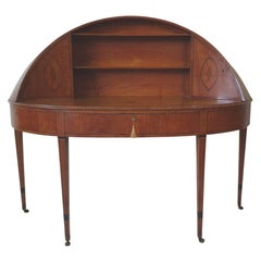 Rara scrivania intarsiata in legno satinato Sheraton Design Carlton House del XIX secolo