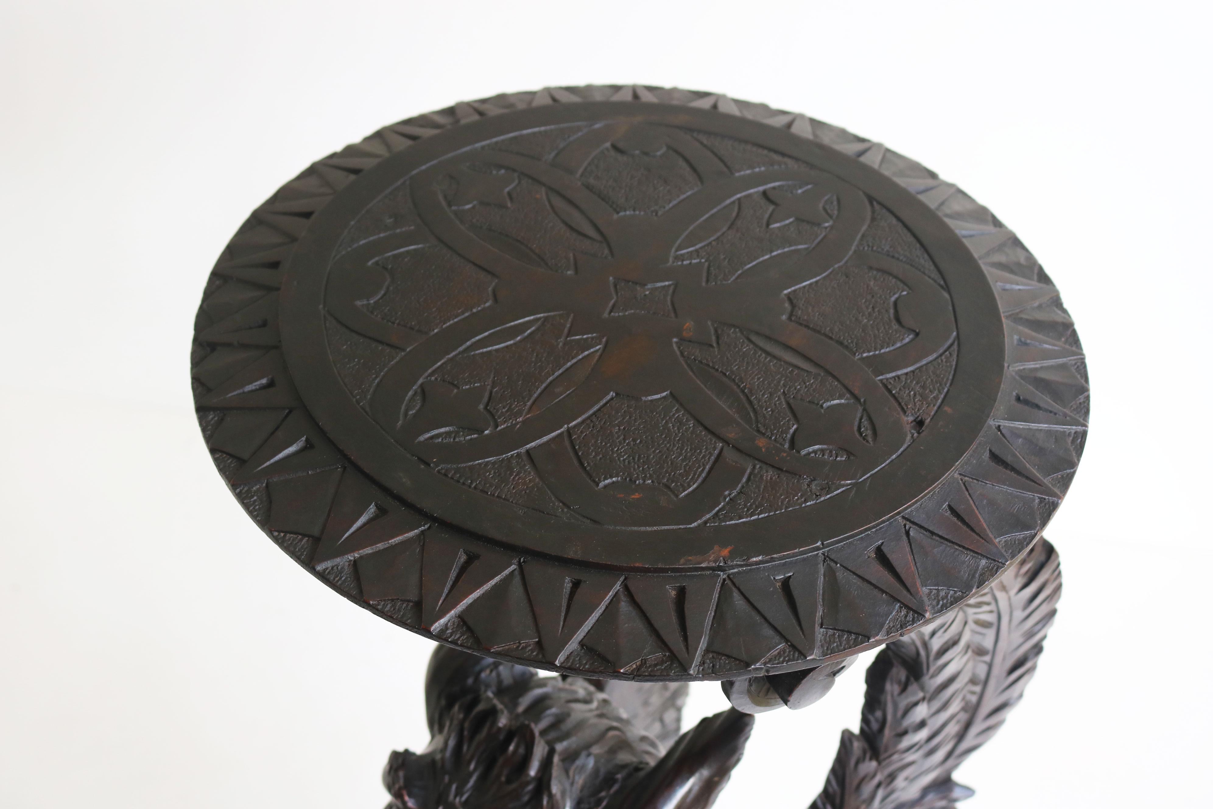 Quercia Raro tavolino / piedistallo in legno in stile gotico revival italiano del XIX secolo in vendita