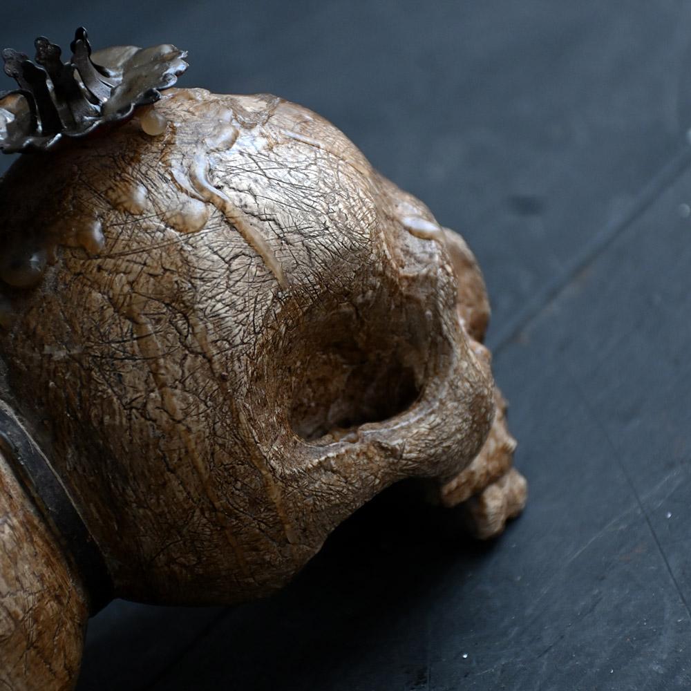 Rare bougeoir Memento Mori italien du 19e siècle sculpté à la main en vente 2