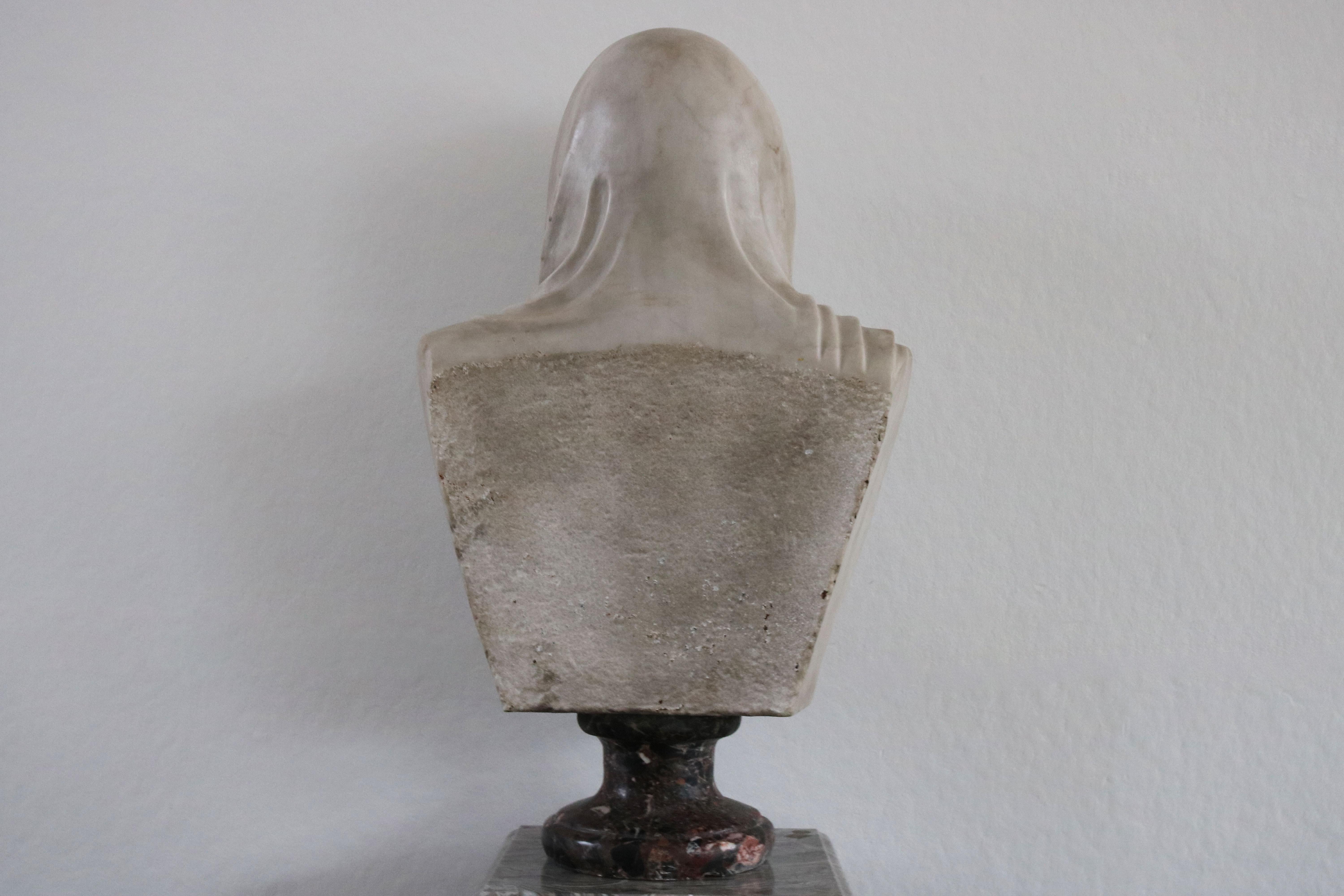 Rare buste/sculpture italienne Memento Mori du 19ème siècle en marbre de Carrare en vente 4
