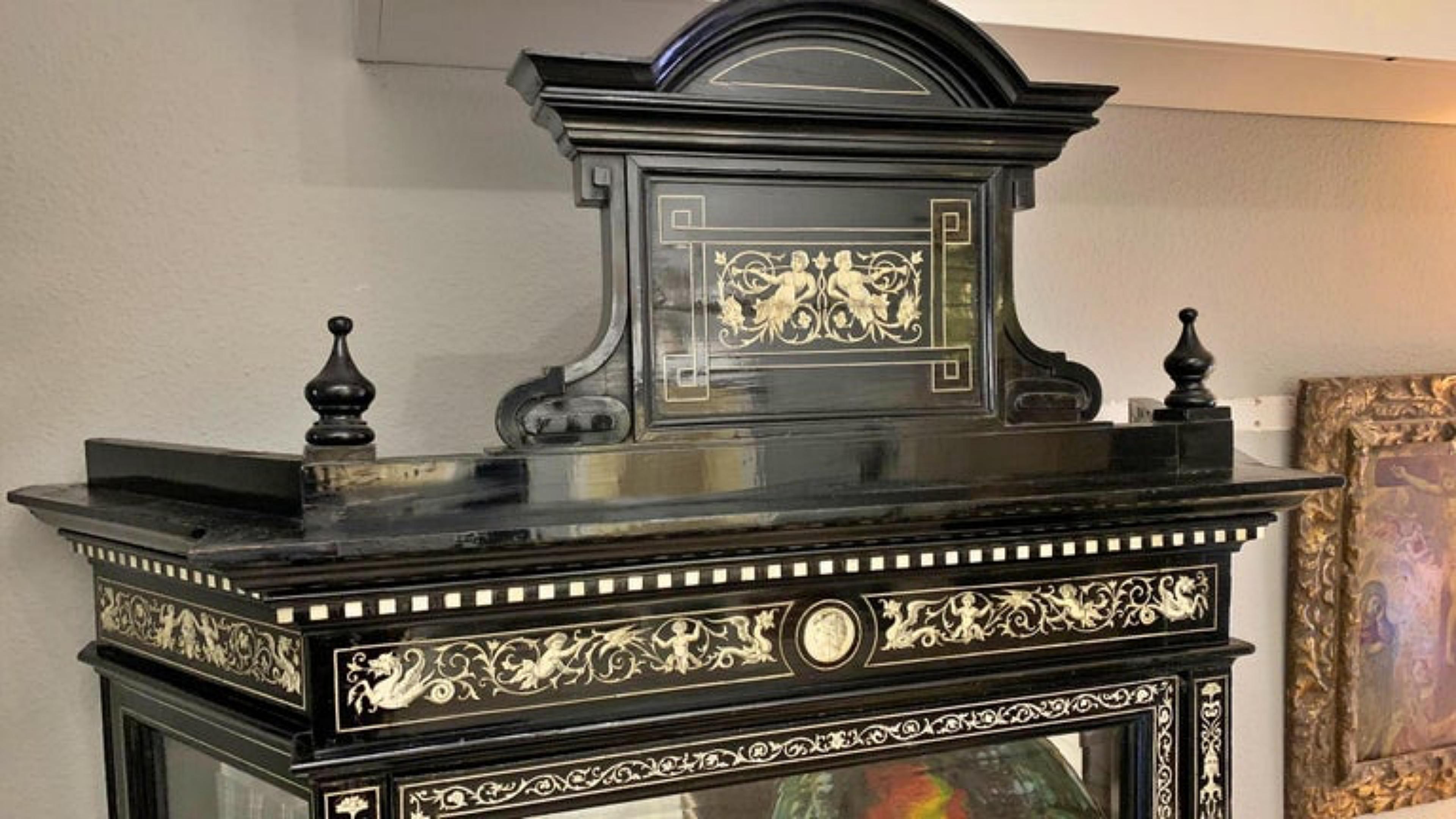 Rare 19th Century Italian Vitrine Ferdinando Pogliani Style 3