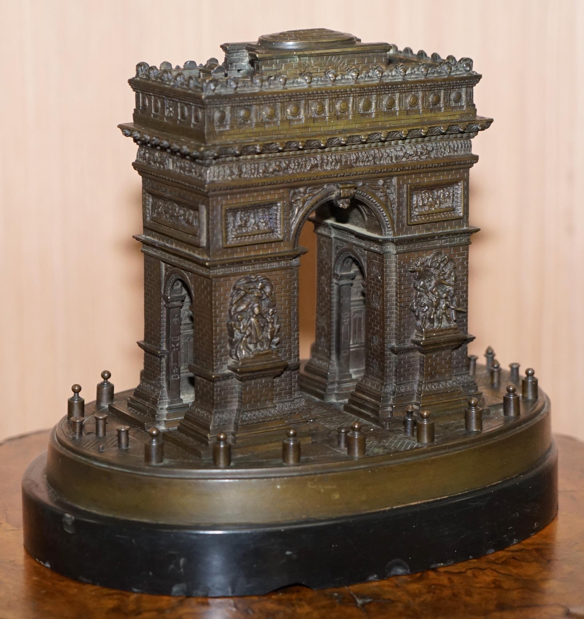 Francese Rara statua in bronzo Leblanc Freres Grand Tour del XIX secolo raffigurante l'Arco di Trionfo in vendita