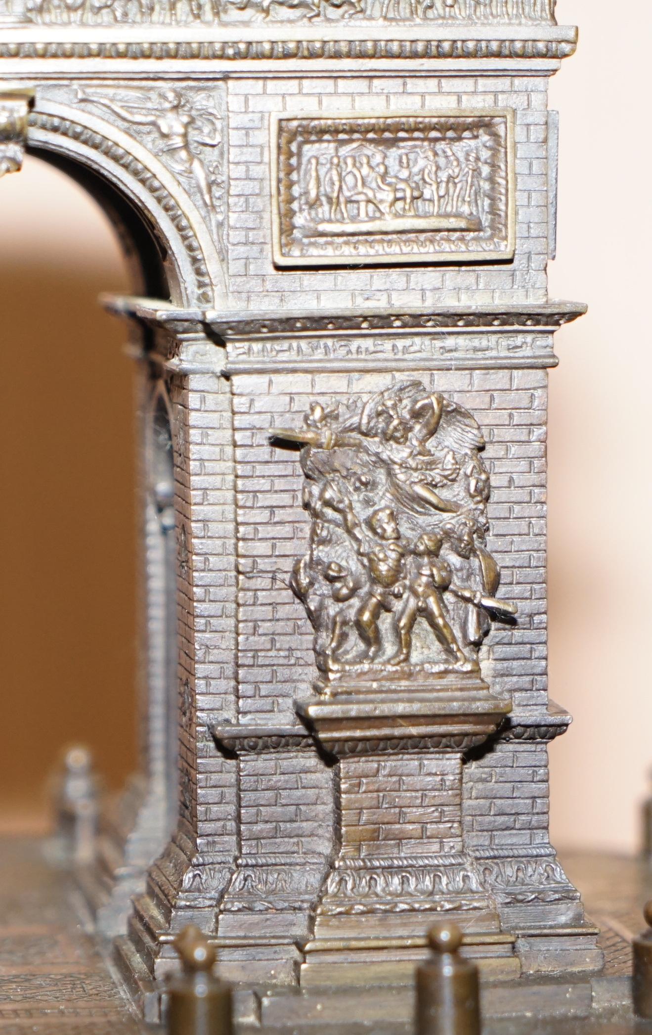 Rara statua in bronzo Leblanc Freres Grand Tour del XIX secolo raffigurante l'Arco di Trionfo in vendita 1