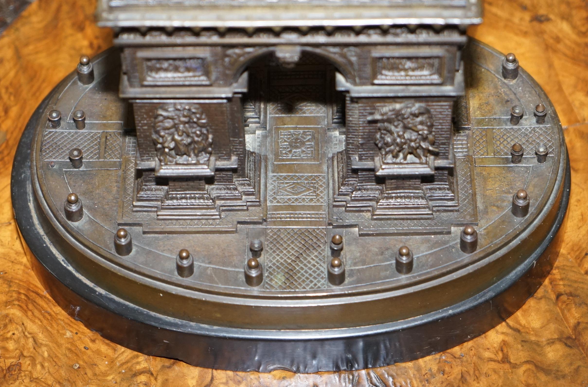 Rara statua in bronzo Leblanc Freres Grand Tour del XIX secolo raffigurante l'Arco di Trionfo in vendita 3