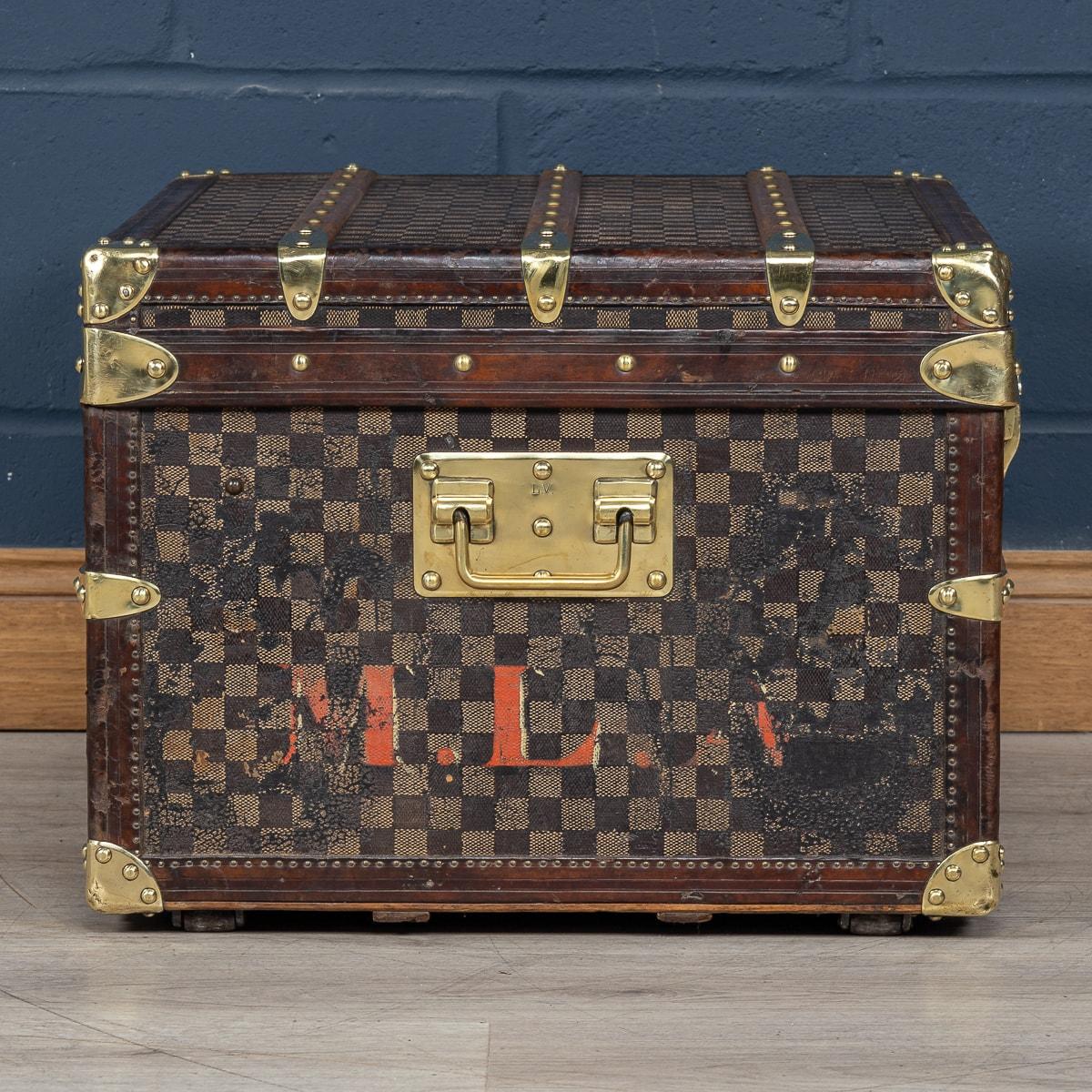Rare 19th Century Louis Vuitton Shirt Trunk In Damier Canvas, France c.1895 In Good Condition In Royal Tunbridge Wells, Kent