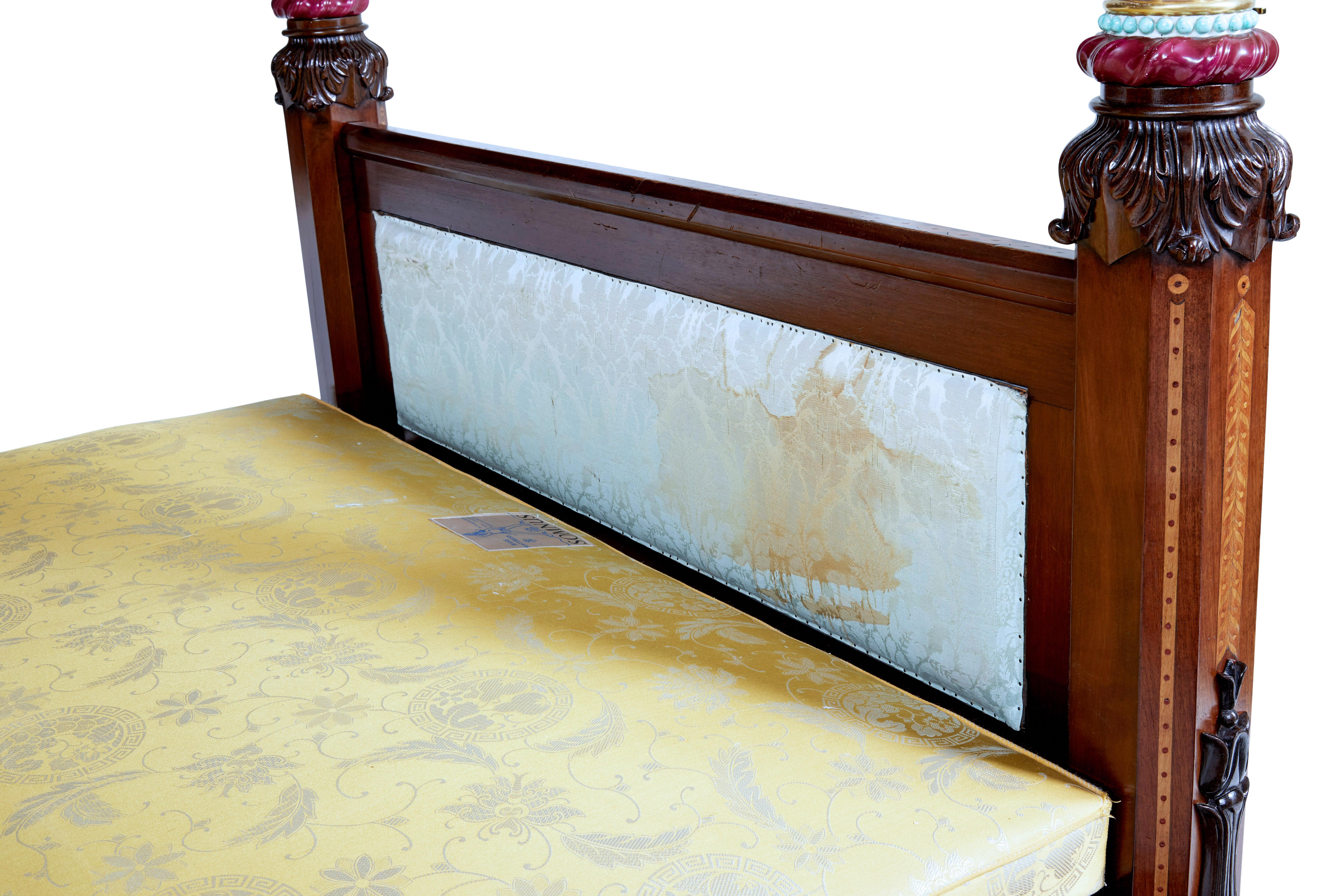 Rare lit à baldaquin en acajou et porcelaine du 19e siècle en vente 1