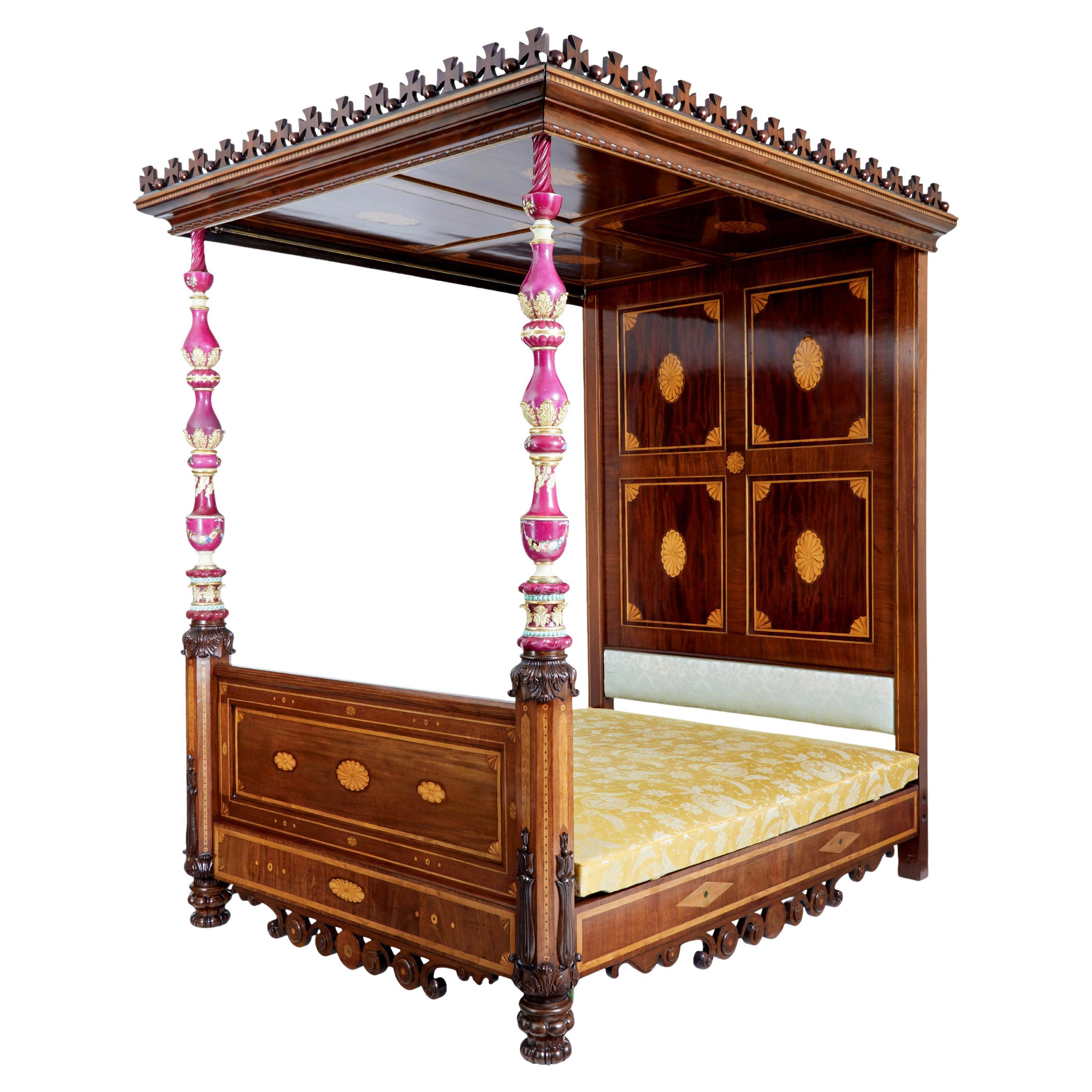Rare lit à baldaquin en acajou et porcelaine du 19e siècle
