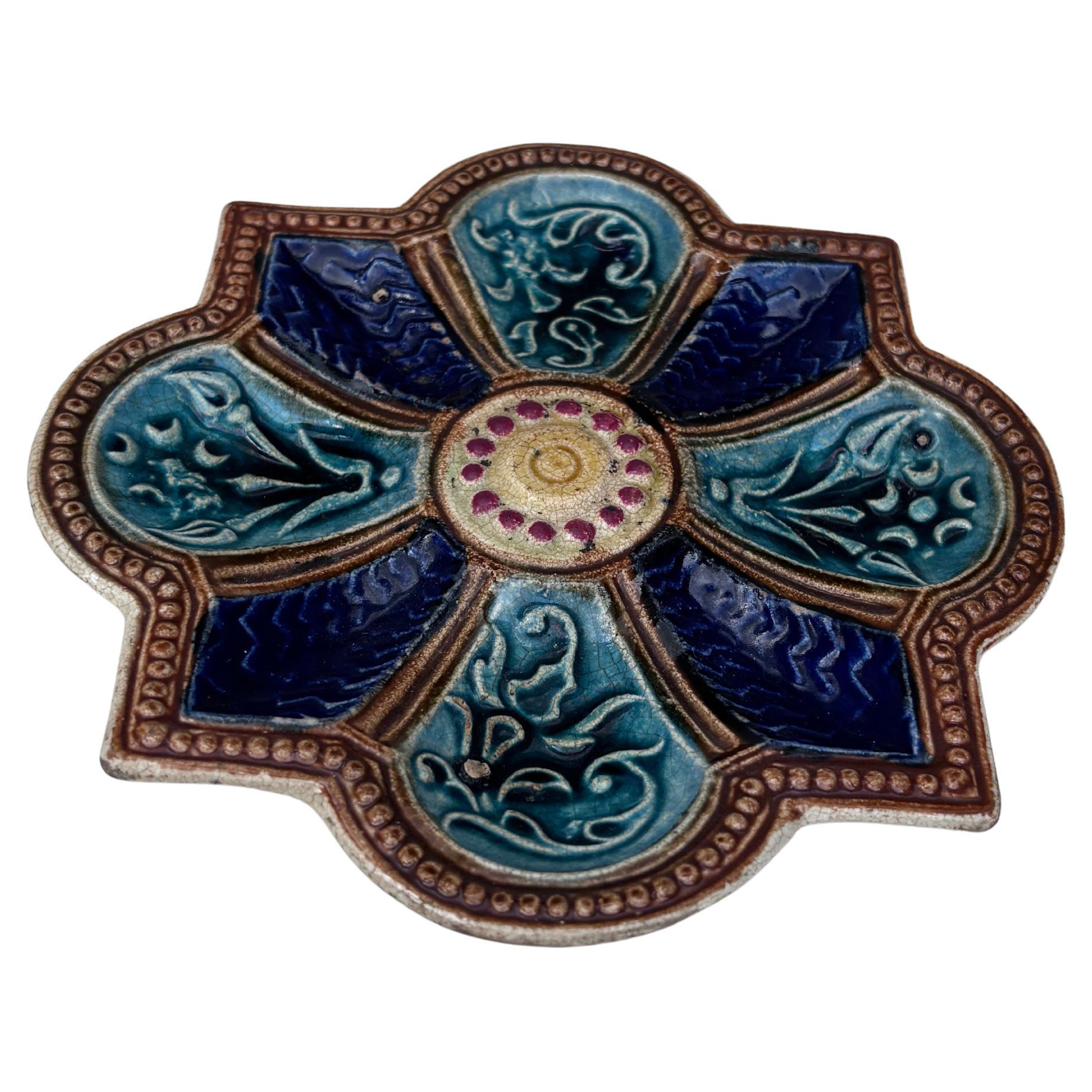 Rare 19th Century Majolica Catchall or vide poches dish Wasmuel.
5.8 by 5.8 inches.