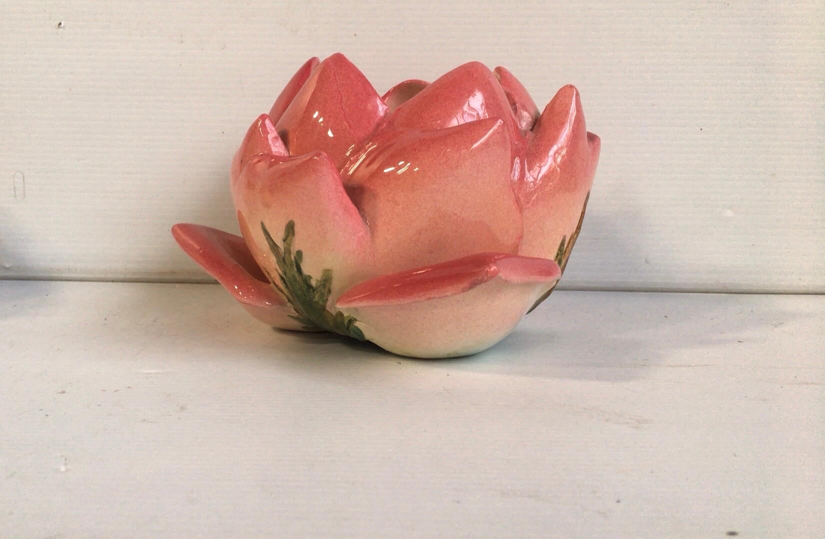 Rare French Majolica pink rose cache pot jardinière Delphin Massier, circa 1880.
The Massier family are known for the quality of their unique enamels and paintings. They produced an incredible whole range of flowers like iris, roses, daisies, wild