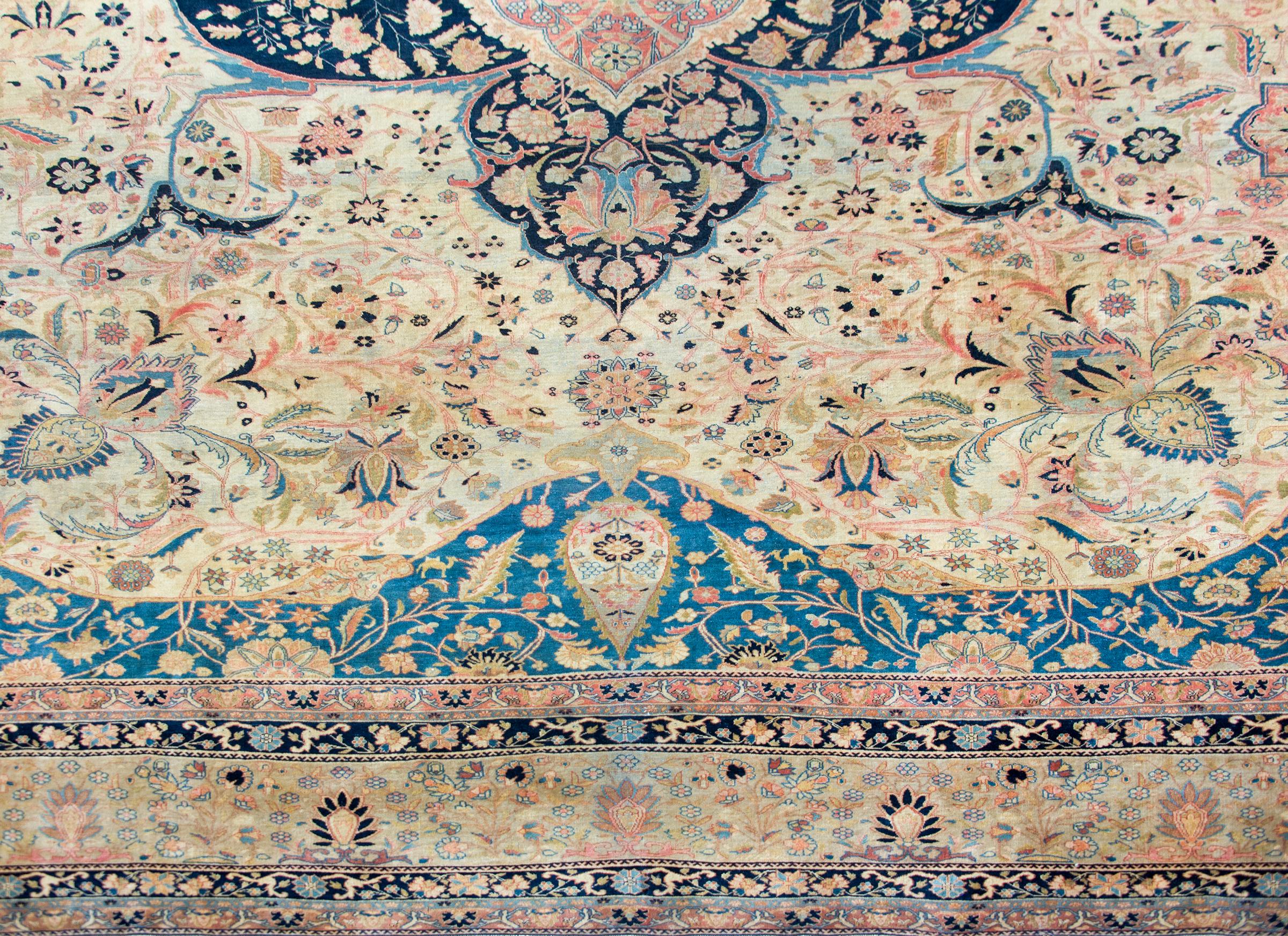 Seltener Mohtasham Kashan-Teppich aus dem 19. Jahrhundert im Angebot 2