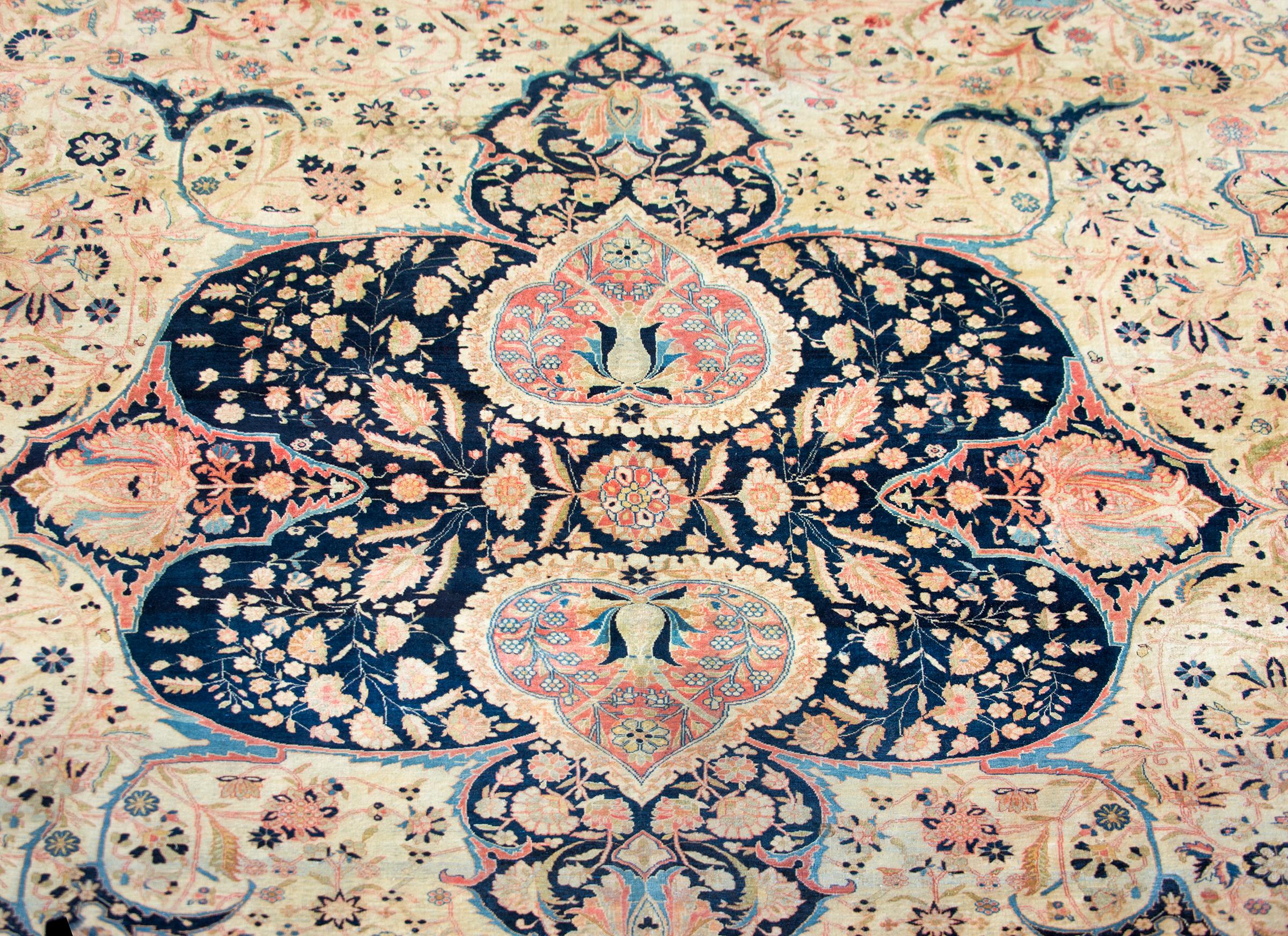 Seltener Mohtasham Kashan-Teppich aus dem 19. Jahrhundert im Angebot 3
