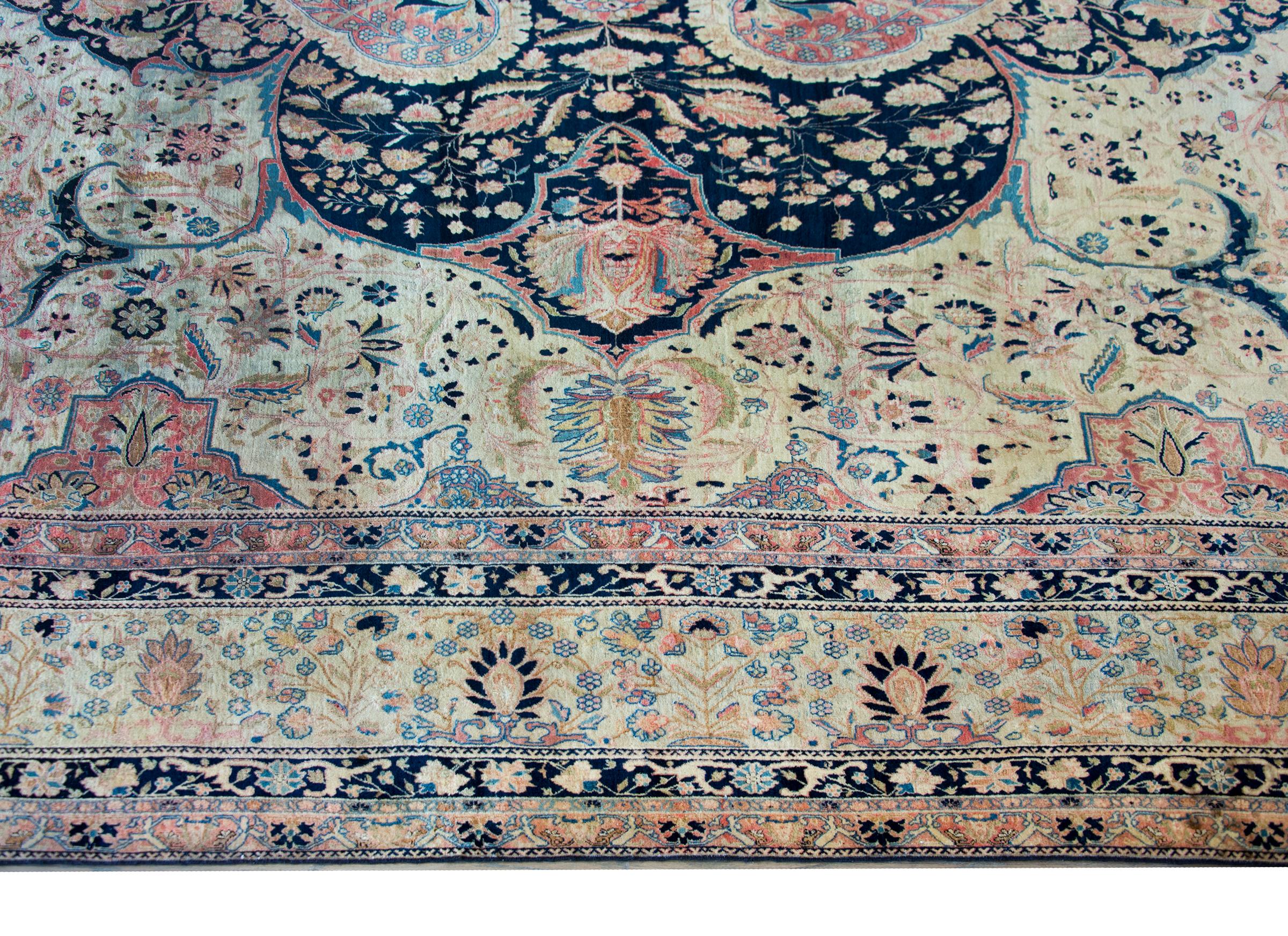 Seltener Mohtasham Kashan-Teppich aus dem 19. Jahrhundert (Persisch) im Angebot