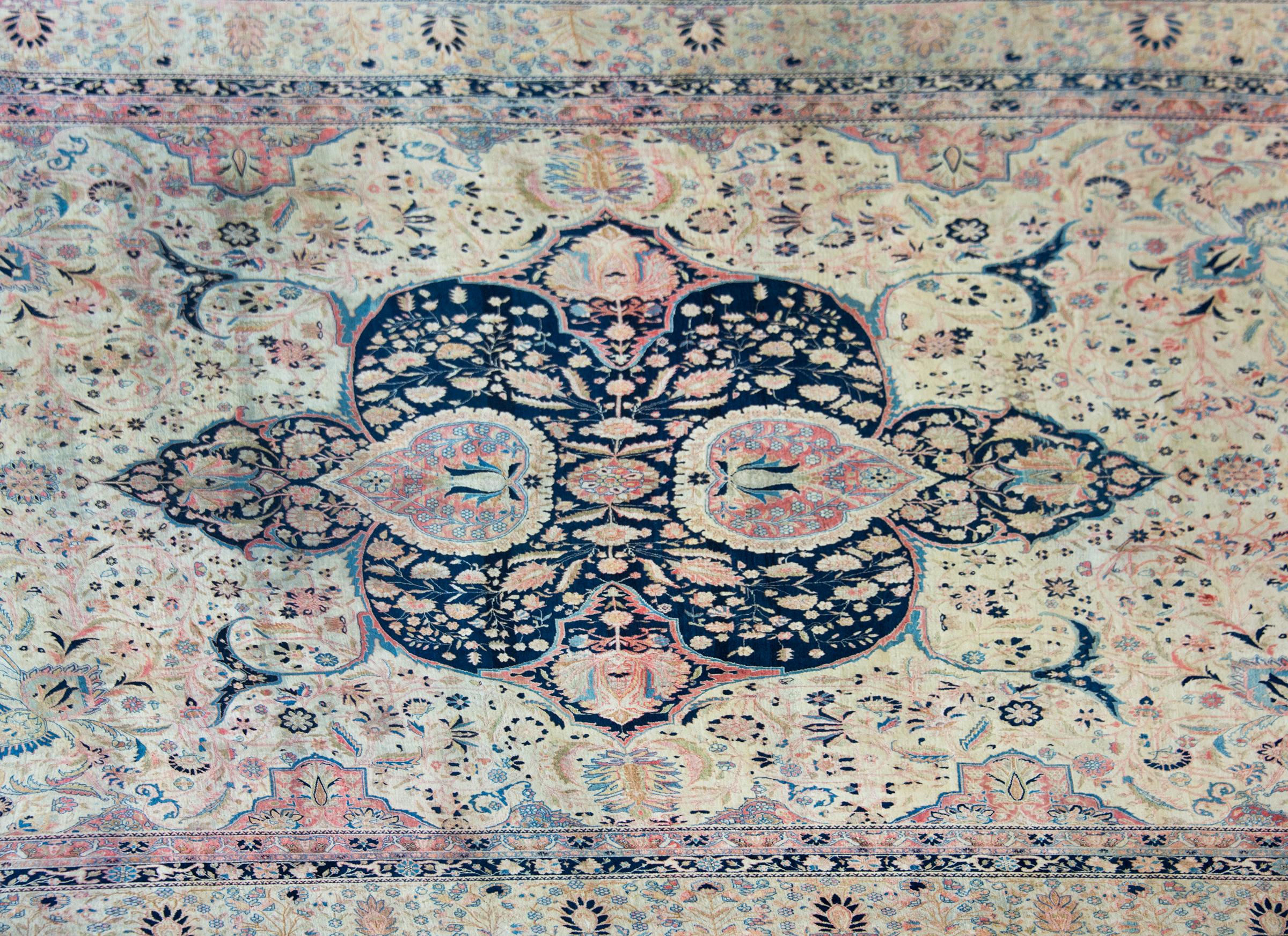 Seltener Mohtasham Kashan-Teppich aus dem 19. Jahrhundert (Spätes 19. Jahrhundert) im Angebot