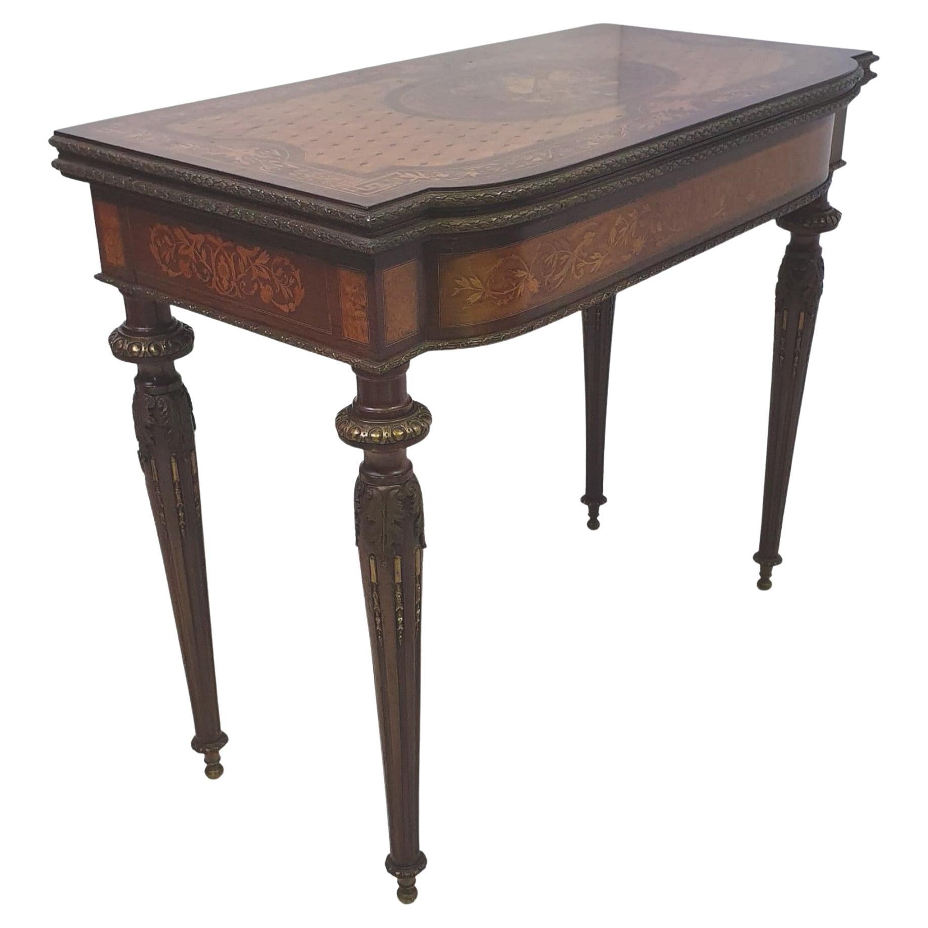 Seltener Kartentisch mit Intarsien in Museumsqualität aus dem 19. Jahrhundert