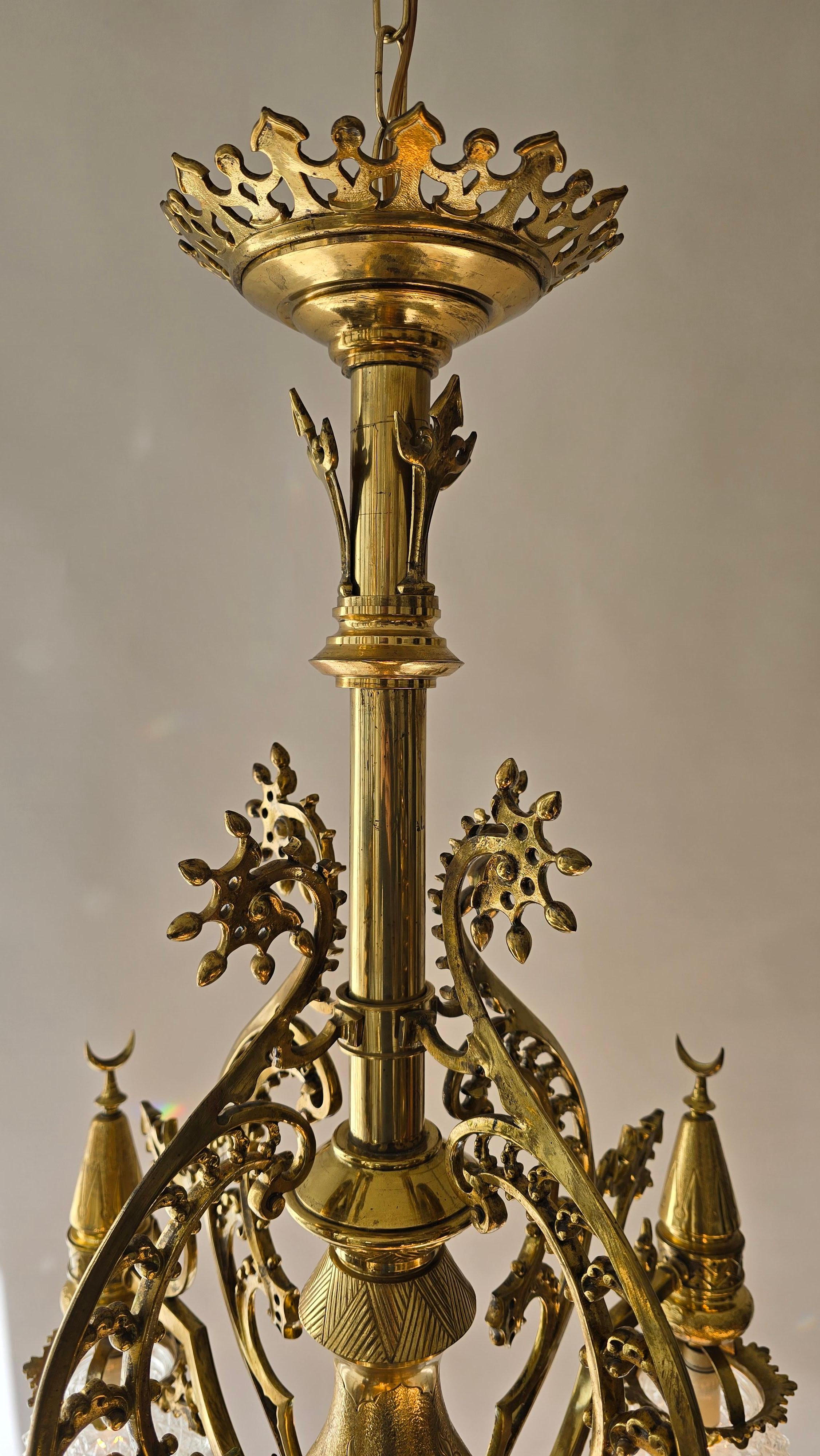 Rare 19th-Century Ottoman-Style Gas Chandelier in Brass and Cut Crystal Glass For Sale 6
