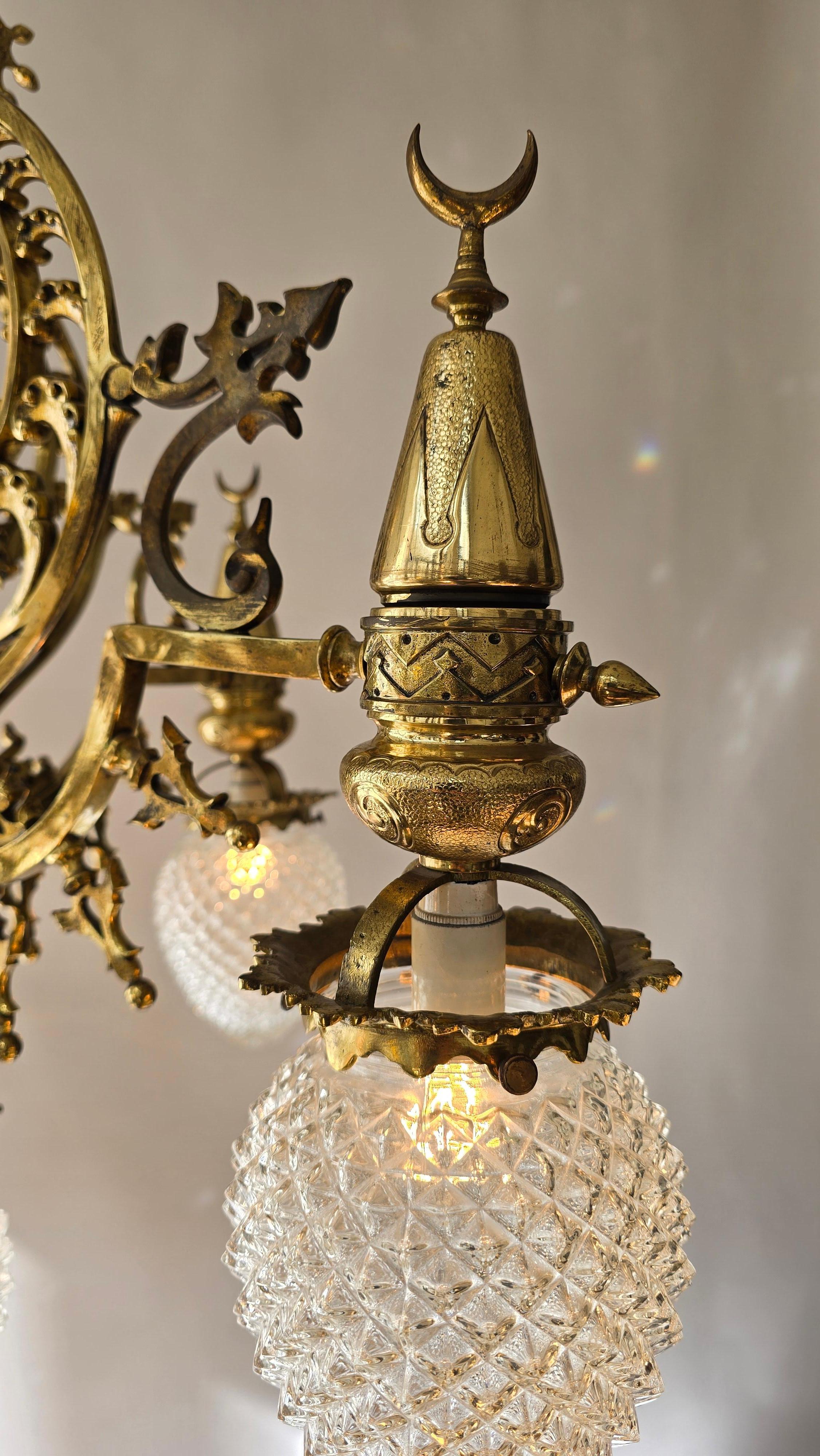 Rare 19th-Century Ottoman-Style Gas Chandelier in Brass and Cut Crystal Glass For Sale 1