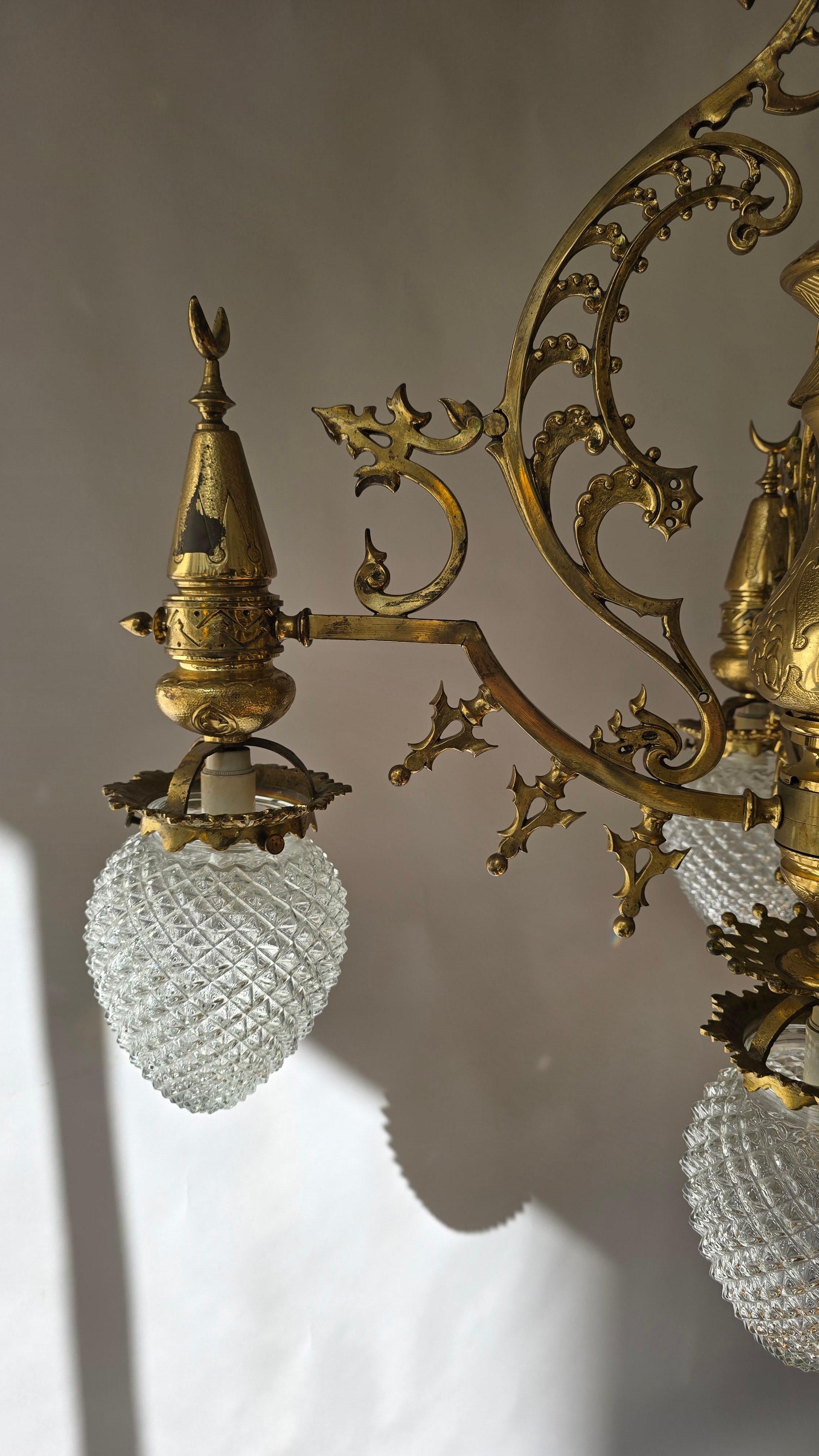 Rare 19th-Century Ottoman-Style Gas Chandelier in Brass and Cut Crystal Glass For Sale 2