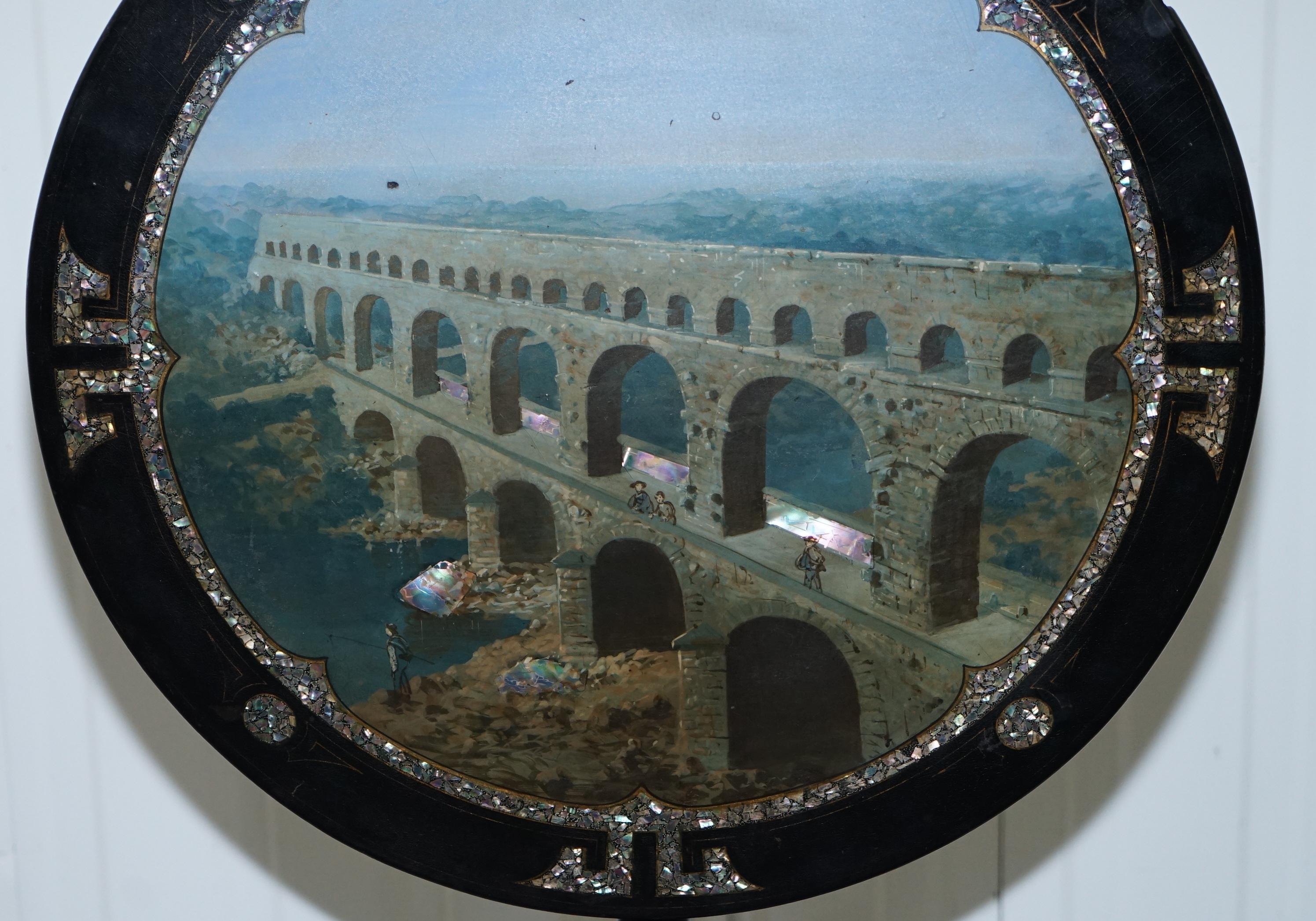 Seltene 19. Jahrhundert Pont Du Gard Aquädukt Grand Tour Perlmutt Tripod Tisch im Angebot 1