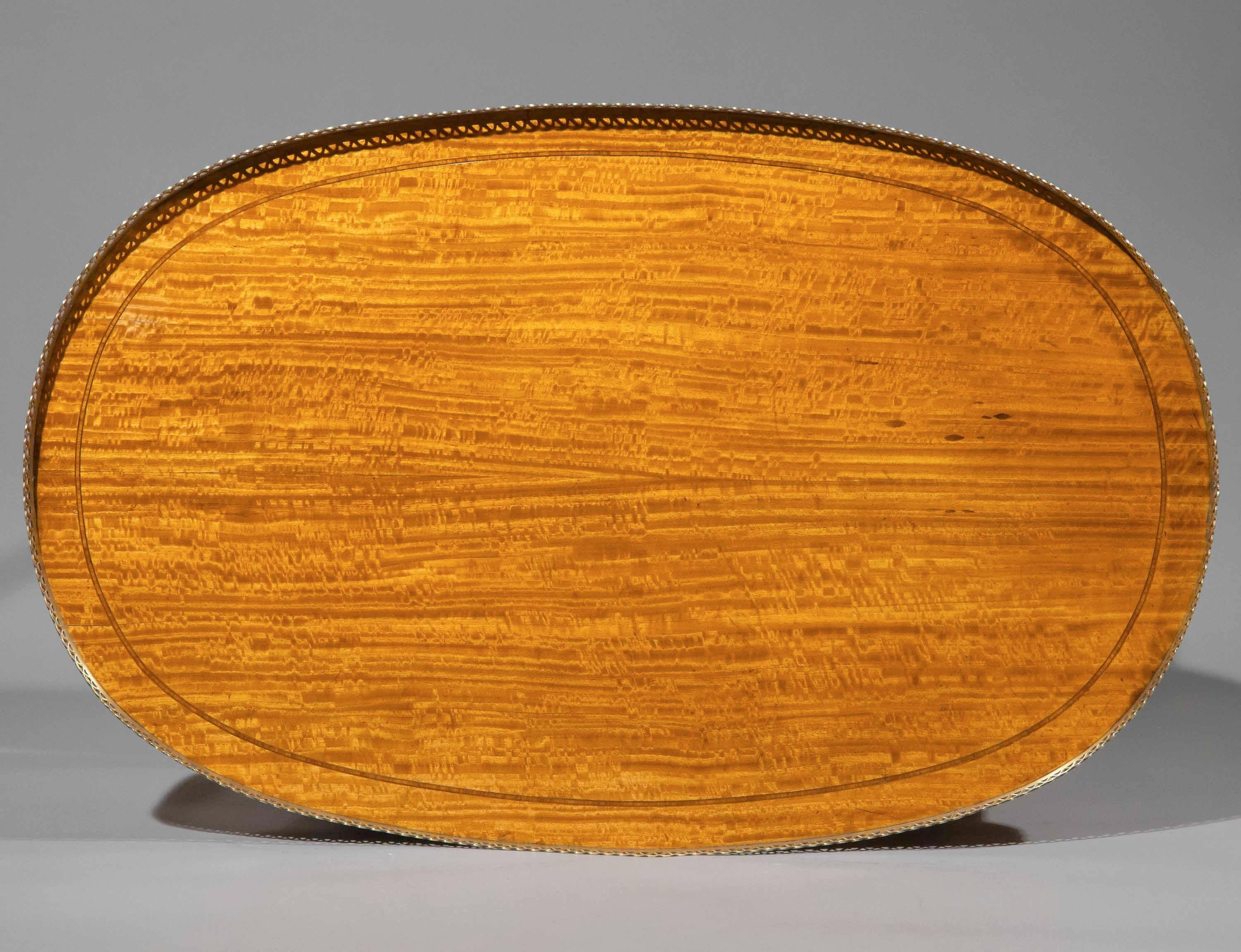 Raras mesas auxiliares de madera satinada del siglo XIX, circa 1880 en venta 7