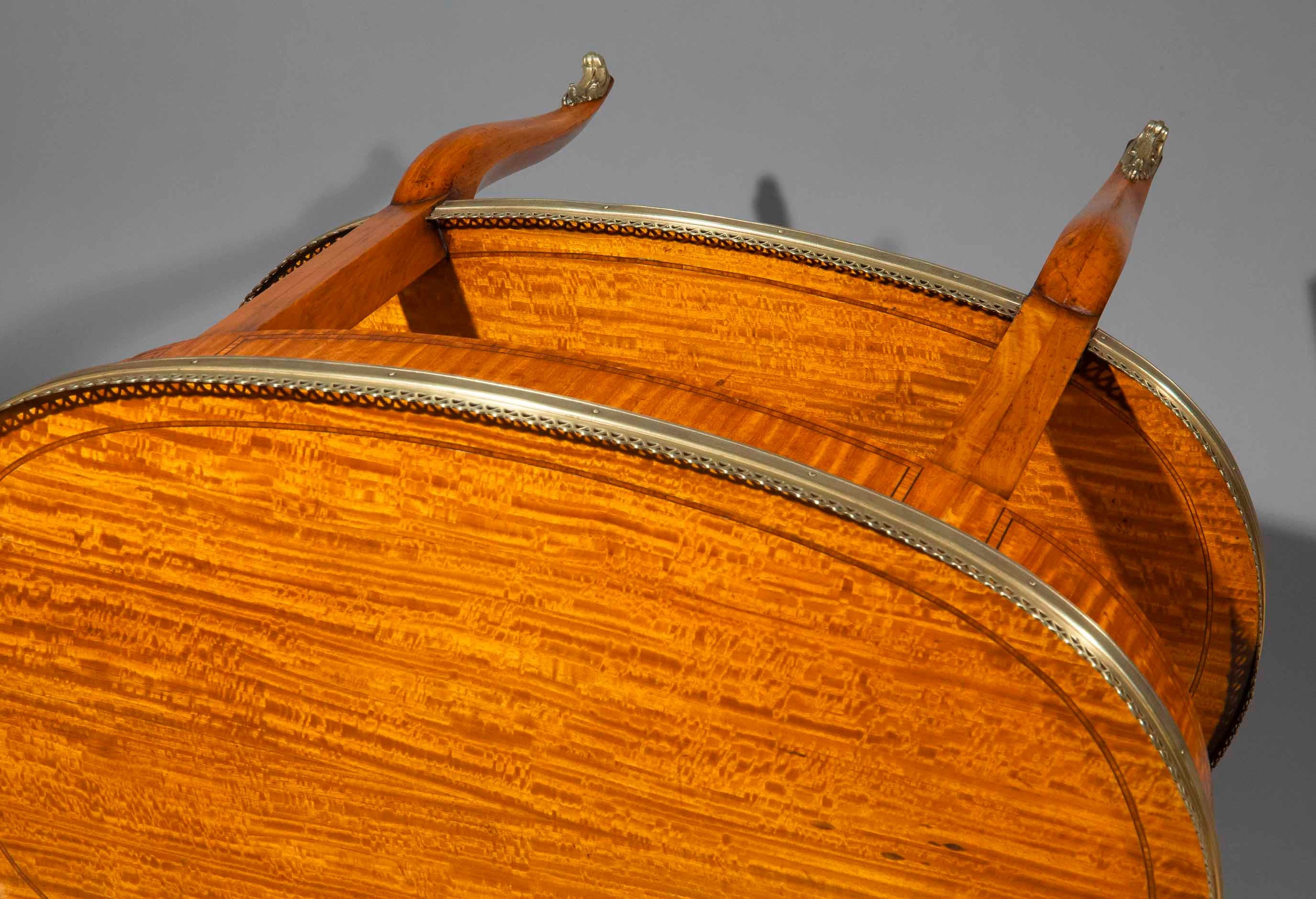 Raras mesas auxiliares de madera satinada del siglo XIX, circa 1880 en venta 8