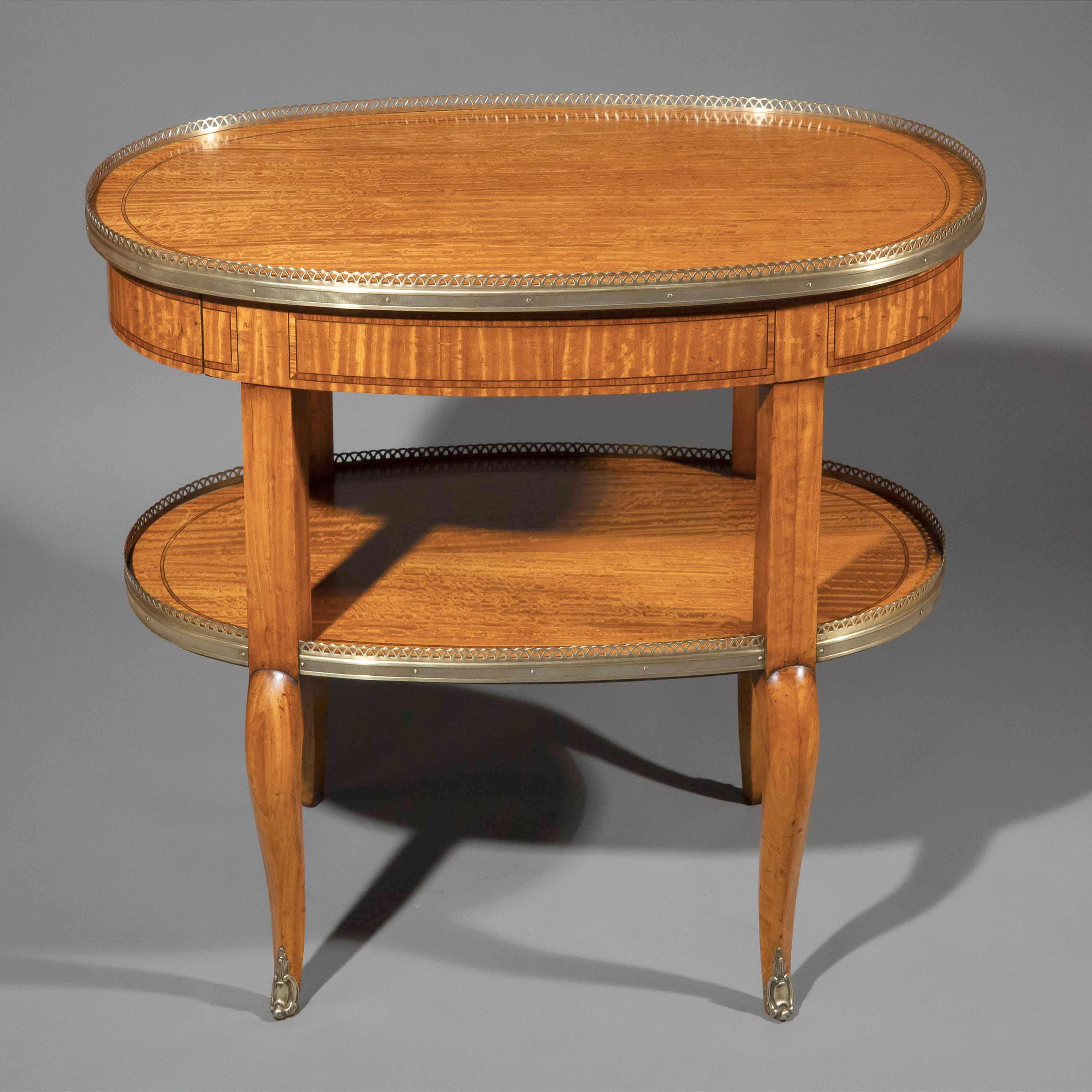 Raras mesas auxiliares de madera satinada del siglo XIX, circa 1880 en venta 10