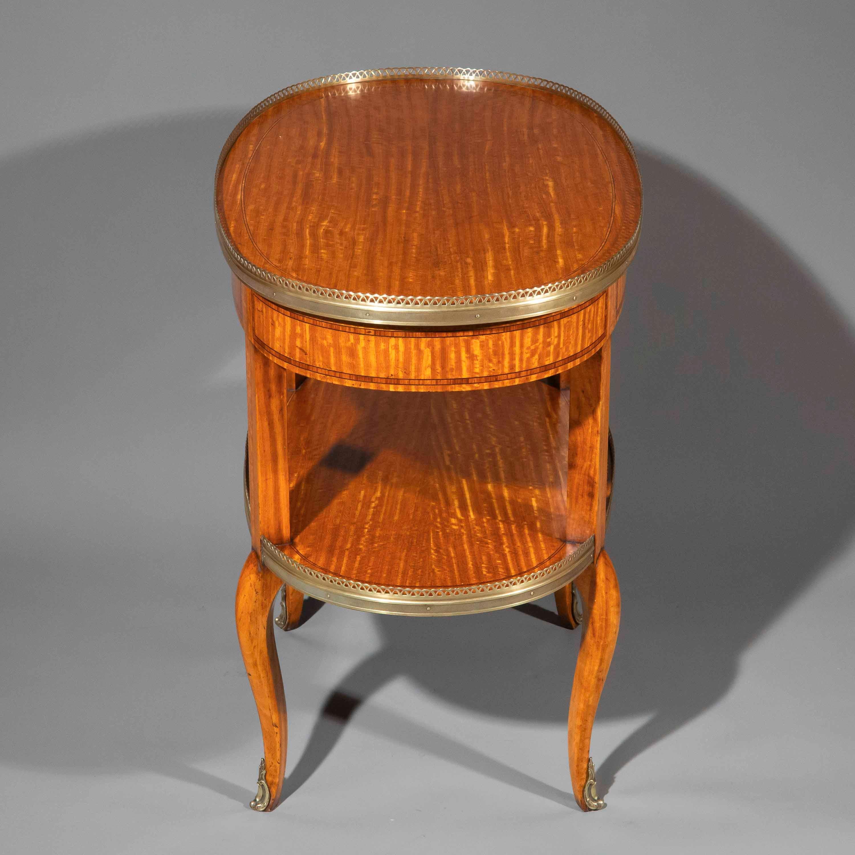 Raras mesas auxiliares de madera satinada del siglo XIX, circa 1880 en venta 11