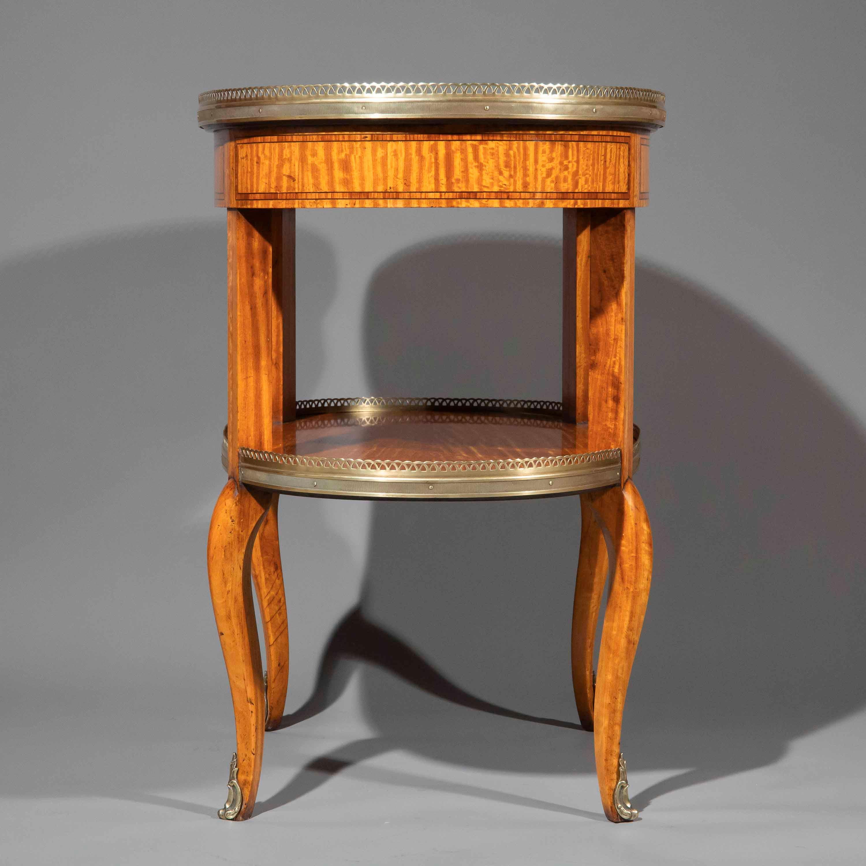 Raras mesas auxiliares de madera satinada del siglo XIX, circa 1880 en venta 12