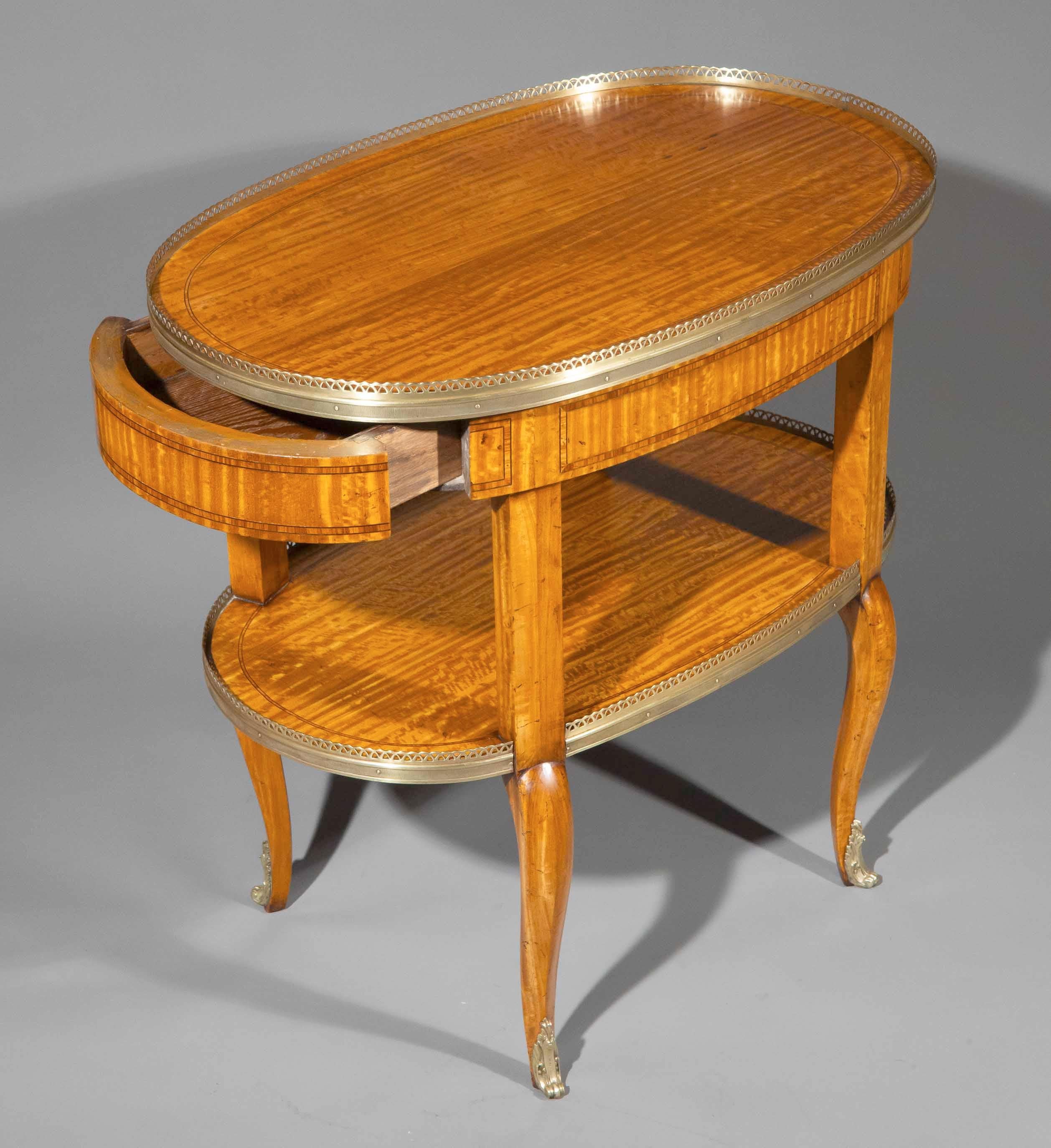 Raras mesas auxiliares de madera satinada del siglo XIX, circa 1880 en venta 1